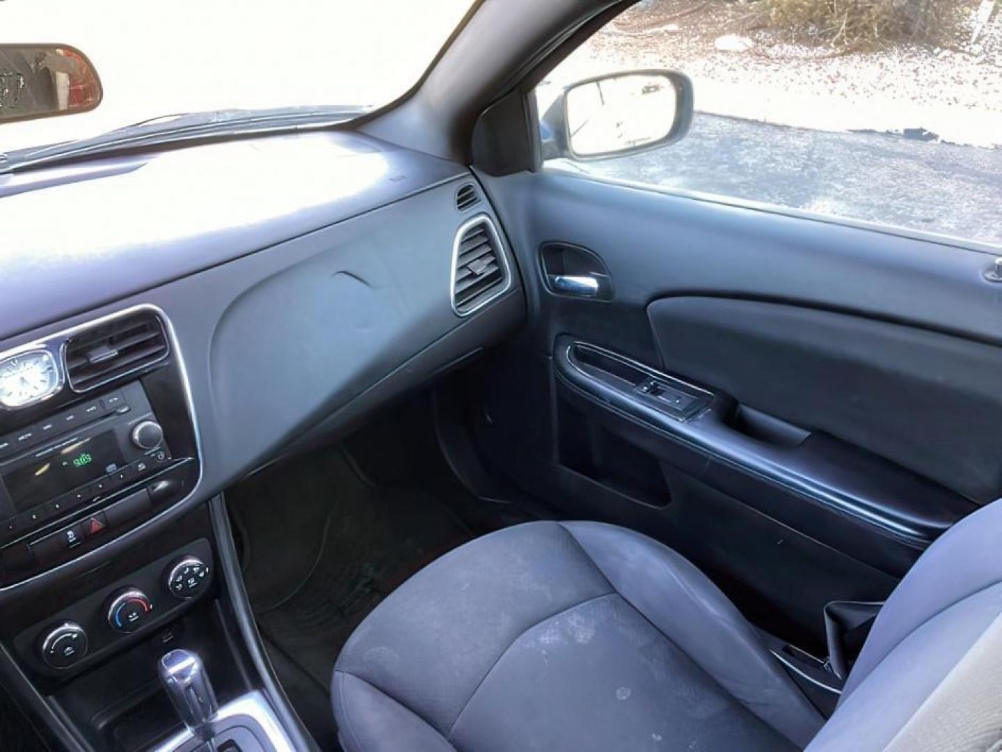 2013 Billet Silver Metallic /Black Cloth Interior Chrysler 200 LX (1C3CCBAB8DN) with an 2.4L L4 DOHC 16V engine, 6-Speed Automatic transmission, located at 1235 N Woodruff Ave., Idaho Falls, 83401, (208) 523-1053, 43.507172, -112.000488 - At Timberline Auto, finding a great deal on your next vehicle is always easy! Our experienced sales staff's goal is to help find you the right vehicle at the right price! Our knowledgeable finance department has options for almost any credit score. We offer extended service contract options to prote - Photo#14
