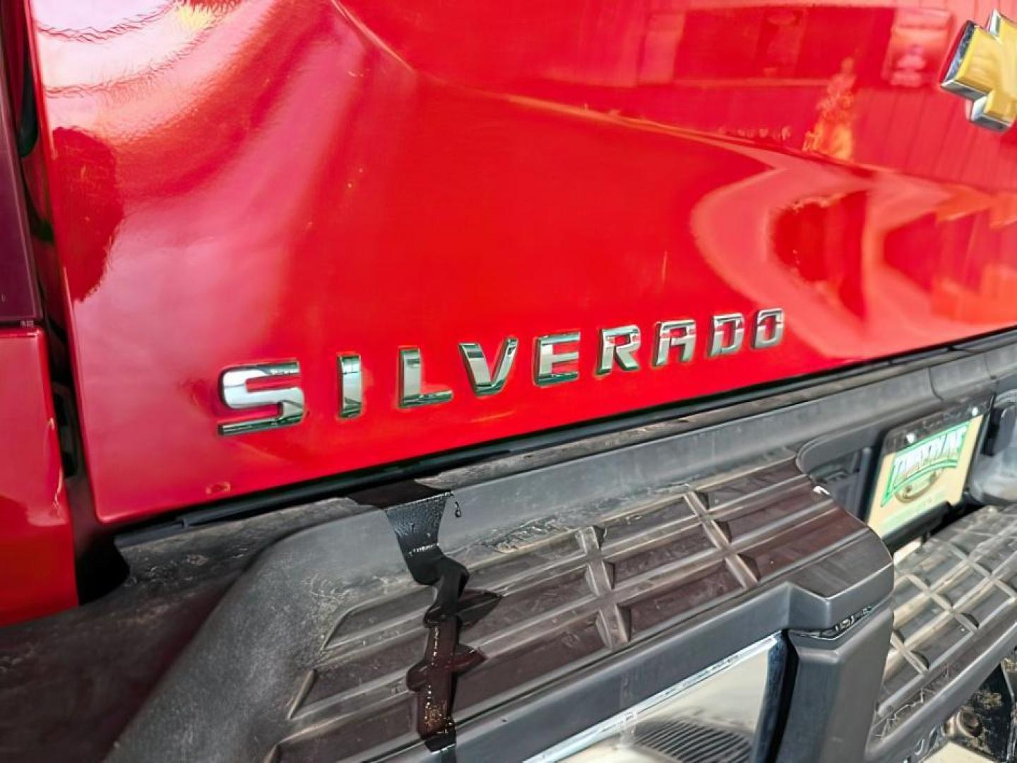 2013 Victory Red /Ebony Leather Interior Chevrolet Silverado 3500HD LTZ Crew Cab 4WD (1GC4K1E80DF) with an 6.6L V8 OHV 32V TURBO DIESEL engine, 6-Speed Automatic transmission, located at 1235 N Woodruff Ave., Idaho Falls, 83401, (208) 523-1053, 43.507172, -112.000488 - At Timberline Auto, finding a great deal on your next vehicle is always easy! Our experienced sales staff's goal is to help find you the right vehicle at the right price! Our knowledgeable finance department has options for almost any credit score. We offer extended service contract options to prote - Photo#6