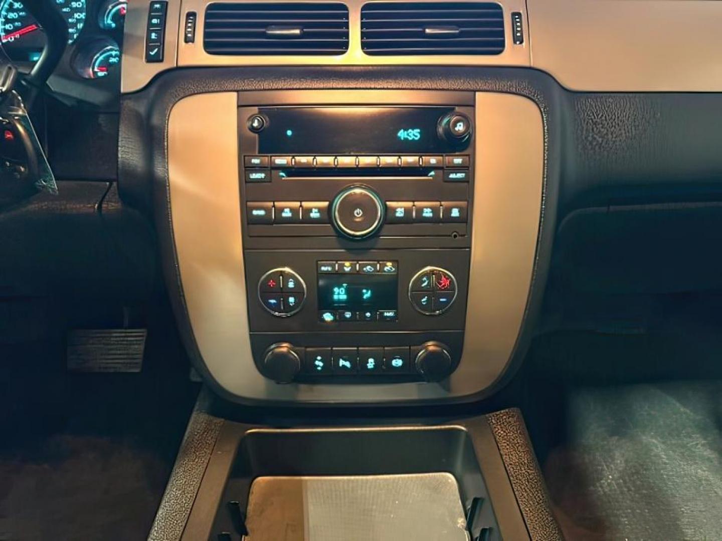 2013 Victory Red /Ebony Leather Interior Chevrolet Silverado 3500HD LTZ Crew Cab 4WD (1GC4K1E80DF) with an 6.6L V8 OHV 32V TURBO DIESEL engine, 6-Speed Automatic transmission, located at 1235 N Woodruff Ave., Idaho Falls, 83401, (208) 523-1053, 43.507172, -112.000488 - At Timberline Auto, finding a great deal on your next vehicle is always easy! Our experienced sales staff's goal is to help find you the right vehicle at the right price! Our knowledgeable finance department has options for almost any credit score. We offer extended service contract options to prote - Photo#18