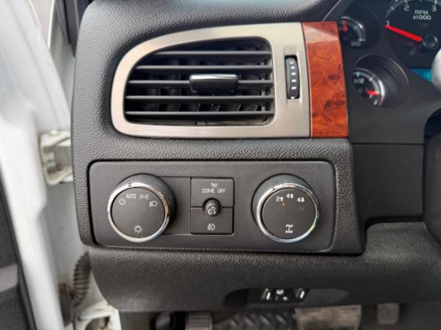 2010 Summit White /Ebony Leather Interior Chevrolet Silverado 2500HD LTZ Crew Cab 4WD (1GC4KYB69AF) with an 6.6L V8 OHV 32V TURBO DIESEL engine, 6-Speed Automatic transmission, located at 1235 N Woodruff Ave., Idaho Falls, 83401, (208) 523-1053, 43.507172, -112.000488 - At Timberline Auto, finding a great deal on your next vehicle is always easy! Our experienced sales staff's goal is to help find you the right vehicle at the right price! Our knowledgeable finance department has options for almost any credit score. We offer extended service contract options to prote - Photo#14