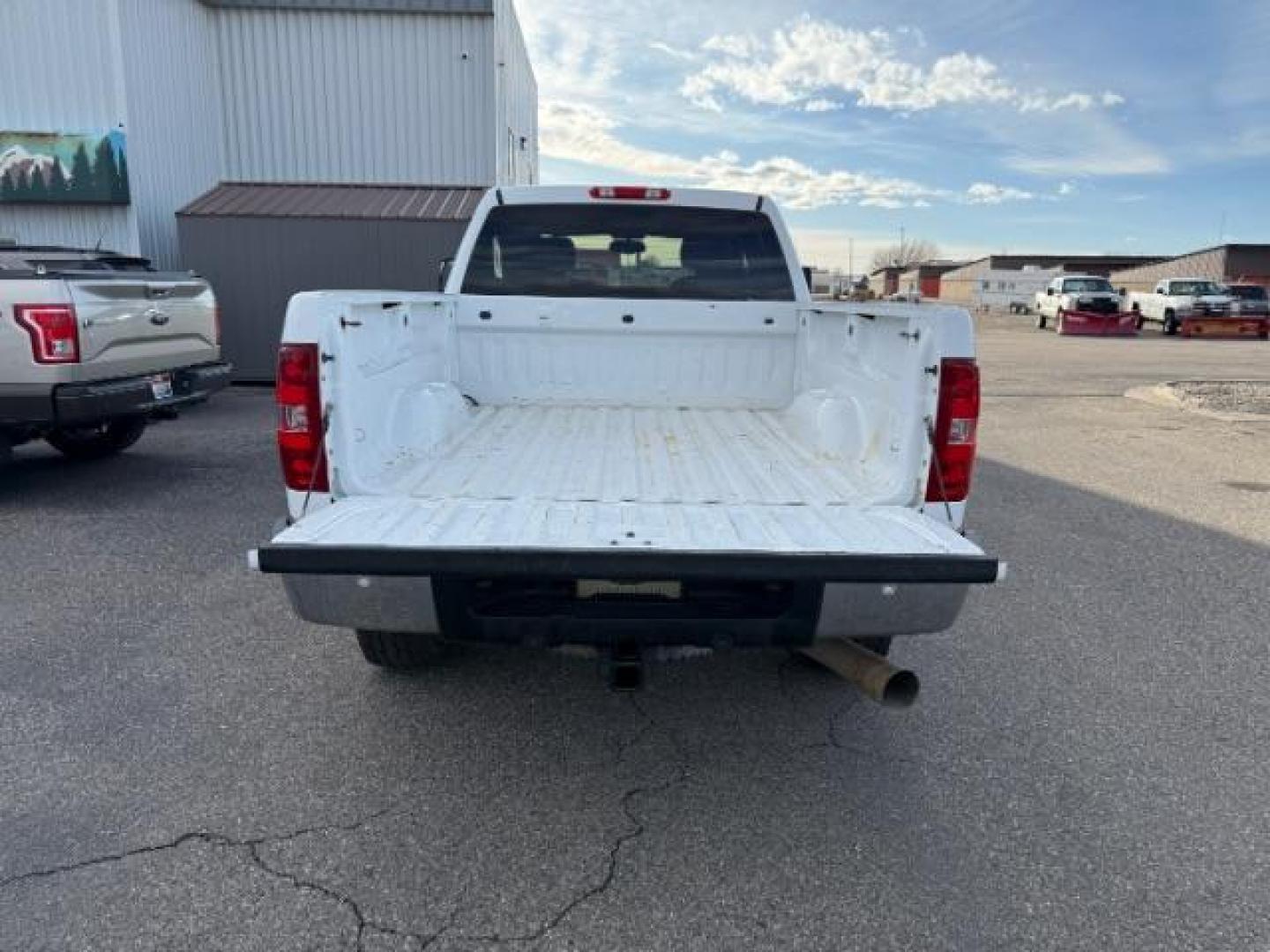 2010 Summit White /Ebony Leather Interior Chevrolet Silverado 2500HD LTZ Crew Cab 4WD (1GC4KYB69AF) with an 6.6L V8 OHV 32V TURBO DIESEL engine, 6-Speed Automatic transmission, located at 1235 N Woodruff Ave., Idaho Falls, 83401, (208) 523-1053, 43.507172, -112.000488 - At Timberline Auto, finding a great deal on your next vehicle is always easy! Our experienced sales staff's goal is to help find you the right vehicle at the right price! Our knowledgeable finance department has options for almost any credit score. We offer extended service contract options to prote - Photo#3