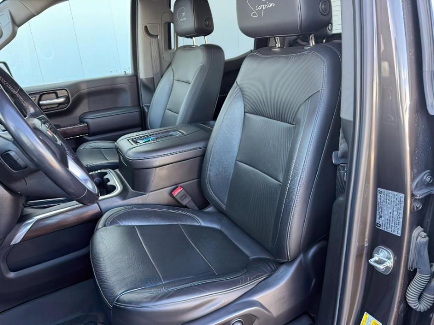2019 GRAY /Jet Black, leather GMC Sierra 1500 SLT Crew Cab Short Box 4WD (1GTU9DED6KZ) with an 5.3L V8 OHV 16V engine, 6-Speed Automatic transmission, located at 1235 N Woodruff Ave., Idaho Falls, 83401, (208) 523-1053, 43.507172, -112.000488 - At Timberline Auto, finding a great deal on your next vehicle is always easy! Our experienced sales staff's goal is to help find you the right vehicle at the right price! Our knowledgeable finance department has options for almost any credit score. We offer extended service contract options to prote - Photo#11