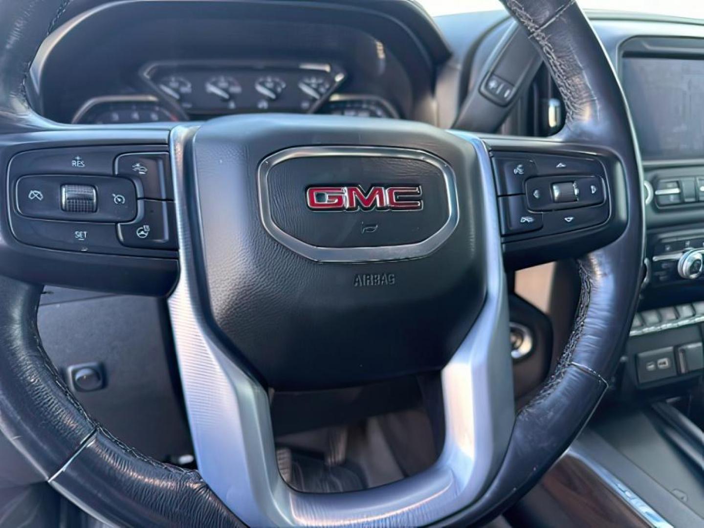 2019 GRAY /Jet Black, leather GMC Sierra 1500 SLT Crew Cab Short Box 4WD (1GTU9DED6KZ) with an 5.3L V8 OHV 16V engine, 6-Speed Automatic transmission, located at 1235 N Woodruff Ave., Idaho Falls, 83401, (208) 523-1053, 43.507172, -112.000488 - At Timberline Auto, finding a great deal on your next vehicle is always easy! Our experienced sales staff's goal is to help find you the right vehicle at the right price! Our knowledgeable finance department has options for almost any credit score. We offer extended service contract options to prote - Photo#20