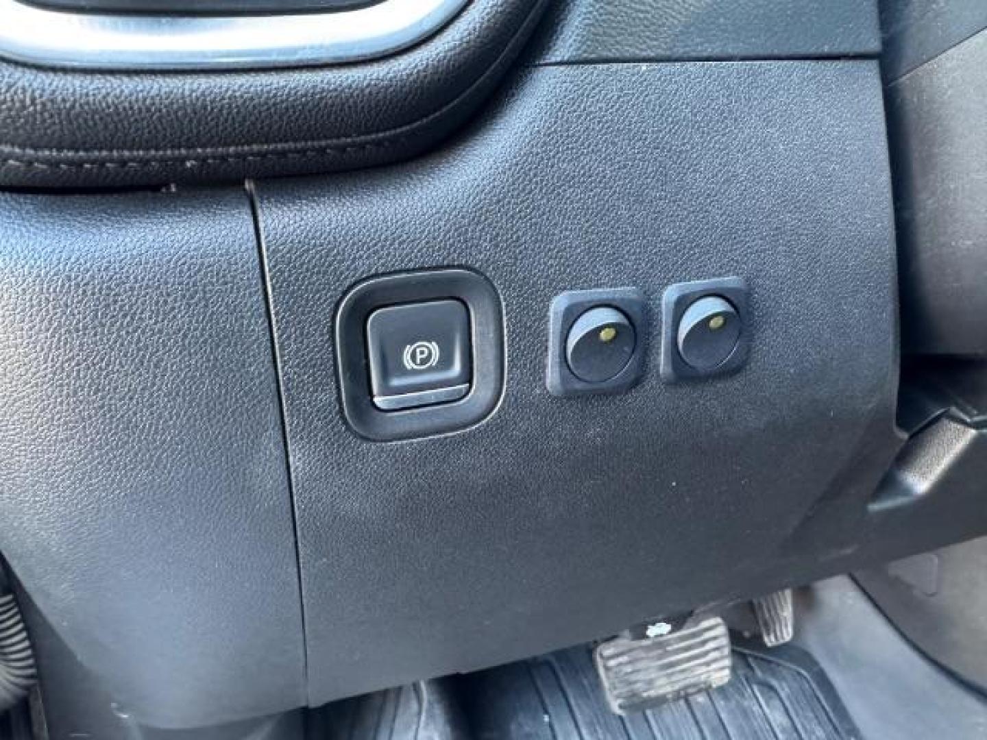 2019 GRAY /Jet Black, leather GMC Sierra 1500 SLT Crew Cab Short Box 4WD (1GTU9DED6KZ) with an 5.3L V8 OHV 16V engine, 6-Speed Automatic transmission, located at 1235 N Woodruff Ave., Idaho Falls, 83401, (208) 523-1053, 43.507172, -112.000488 - Photo#17