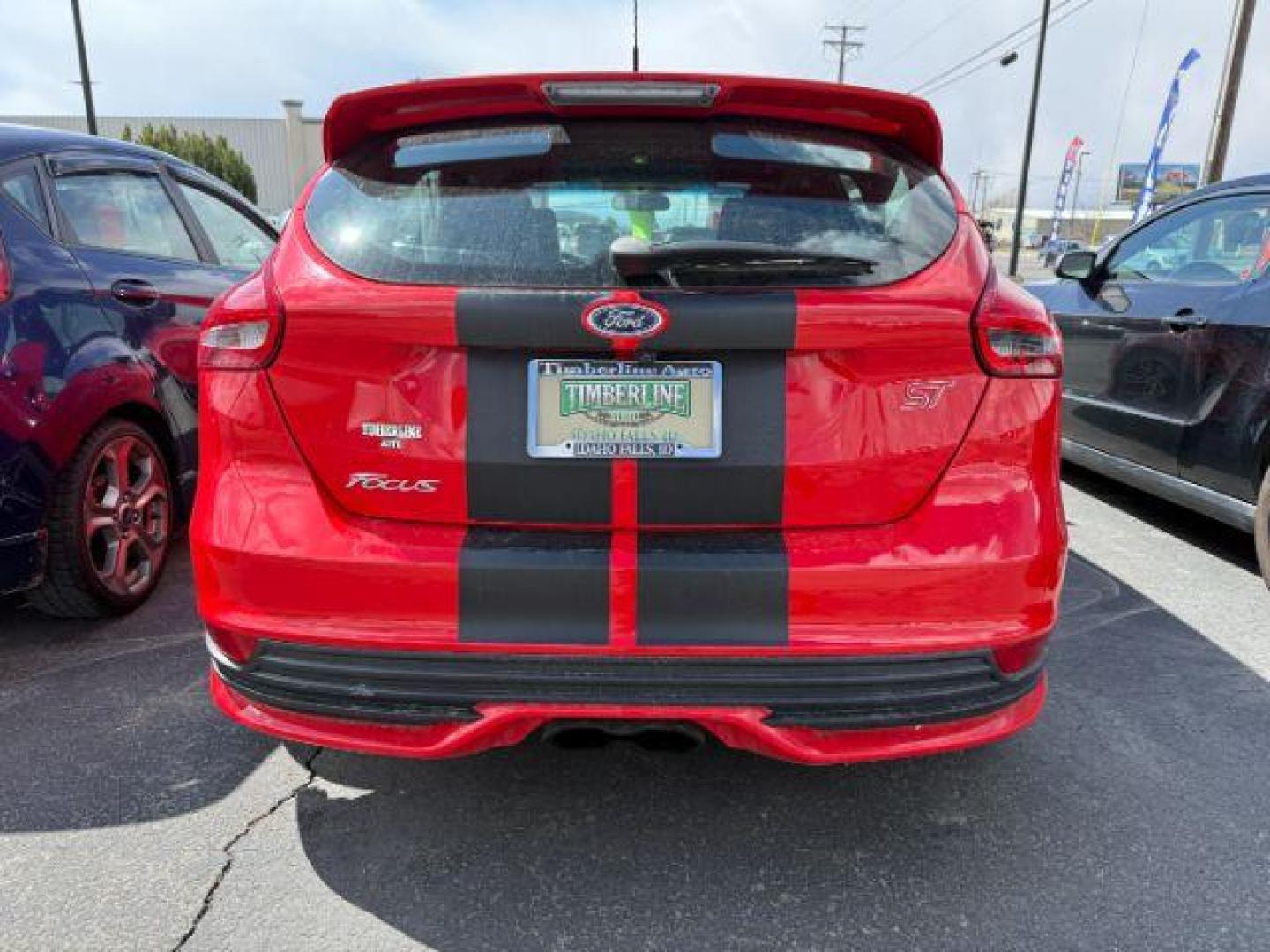 2015 Race Red /Charcoal Black, leather Ford Focus ST Hatch (1FADP3L93FL) with an 2.0L L4 DOHC 16V engine, 6-Speed Manua transmission, located at 1235 N Woodruff Ave., Idaho Falls, 83401, (208) 523-1053, 43.507172, -112.000488 - At Timberline Auto, finding a great deal on your next vehicle is always easy! Our experienced sales staff's goal is to help find you the right vehicle at the right price! Our knowledgeable finance department has options for almost any credit score. We offer extended service contract options to prote - Photo#3