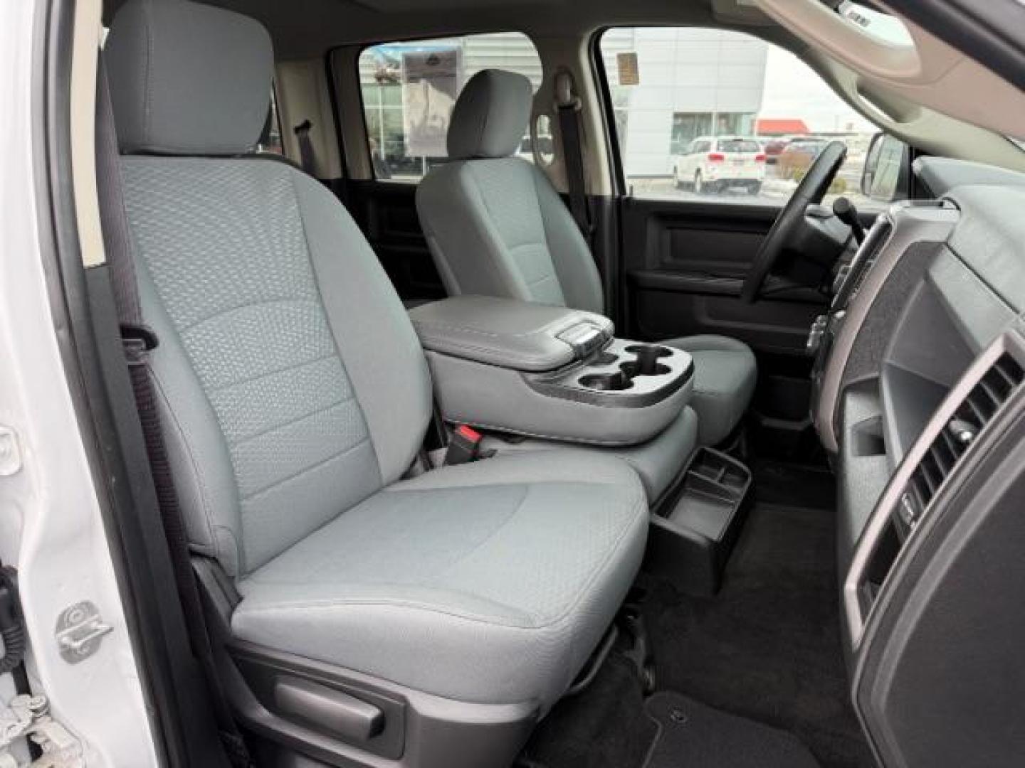 2018 WHITE /Black/Diesel Gray, cloth RAM 3500 Tradesman Crew Cab 4WD (3C63R3GL0JG) with an 6.7L L6 OHV 24V TURBO DIESEL engine, 6-Speed Automatic transmission, located at 1235 N Woodruff Ave., Idaho Falls, 83401, (208) 523-1053, 43.507172, -112.000488 - At Timberline Auto, finding a great deal on your next vehicle is always easy! Our experienced sales staff's goal is to help find you the right vehicle at the right price! Our knowledgeable finance department has options for almost any credit score. We offer extended service contract options to prote - Photo#17