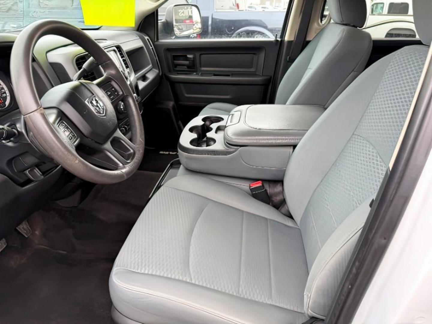 2018 WHITE /Black/Diesel Gray, cloth Ram 3500 (3C63R3GL0JG) with an 67L L6 OHV 24V TURBO DIESEL engine, Automatic transmission, located at 1175 N Woodruff Ave, Idaho Falls, ID, 83401, 43.506901, -111.999657 - At Timberline Auto, finding a great deal on your next vehicle is always easy! Our experienced sales staff's goal is to help find you the right vehicle at the right price! Our knowledgeable finance department has options for almost any credit score. We offer extended service contract options to prote - Photo#11