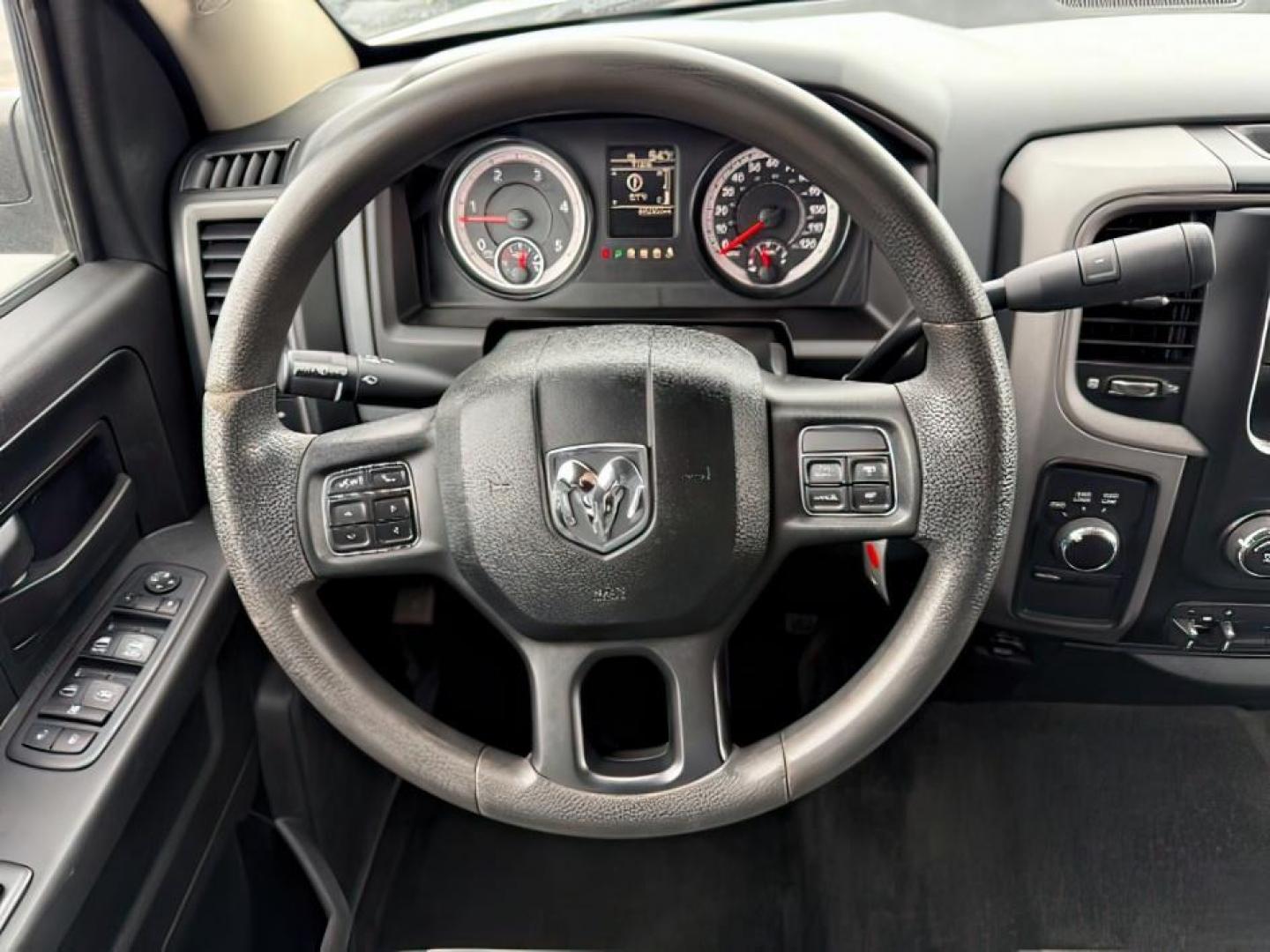2018 WHITE /Black/Diesel Gray, cloth Ram 3500 (3C63R3GL0JG) with an 67L L6 OHV 24V TURBO DIESEL engine, Automatic transmission, located at 1175 N Woodruff Ave, Idaho Falls, ID, 83401, 43.506901, -111.999657 - At Timberline Auto, finding a great deal on your next vehicle is always easy! Our experienced sales staff's goal is to help find you the right vehicle at the right price! Our knowledgeable finance department has options for almost any credit score. We offer extended service contract options to prote - Photo#25