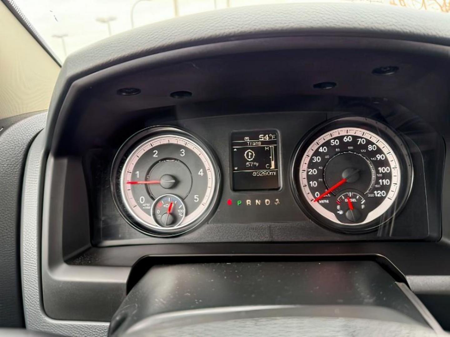 2018 WHITE /Black/Diesel Gray, cloth Ram 3500 (3C63R3GL0JG) with an 67L L6 OHV 24V TURBO DIESEL engine, Automatic transmission, located at 1175 N Woodruff Ave, Idaho Falls, ID, 83401, 43.506901, -111.999657 - At Timberline Auto, finding a great deal on your next vehicle is always easy! Our experienced sales staff's goal is to help find you the right vehicle at the right price! Our knowledgeable finance department has options for almost any credit score. We offer extended service contract options to prote - Photo#26