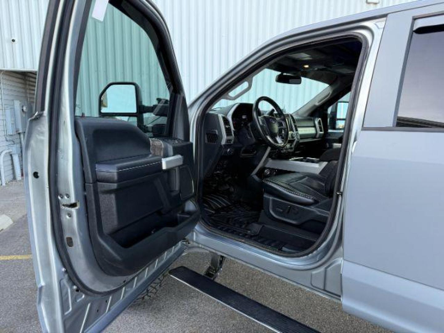 2020 GRAY /LEATHER Ford F-250 SD (1FT7W2BT4LE) with an 67L engine, Automatic transmission, located at 1175 N Woodruff Ave, Idaho Falls, ID, 83401, 43.506901, -111.999657 - At Timberline Auto, finding a great deal on your next vehicle is always easy! Our experienced sales staff's goal is to help find you the right vehicle at the right price! Our knowledgeable finance department has options for almost any credit score. We offer extended service contract options to prote - Photo#44