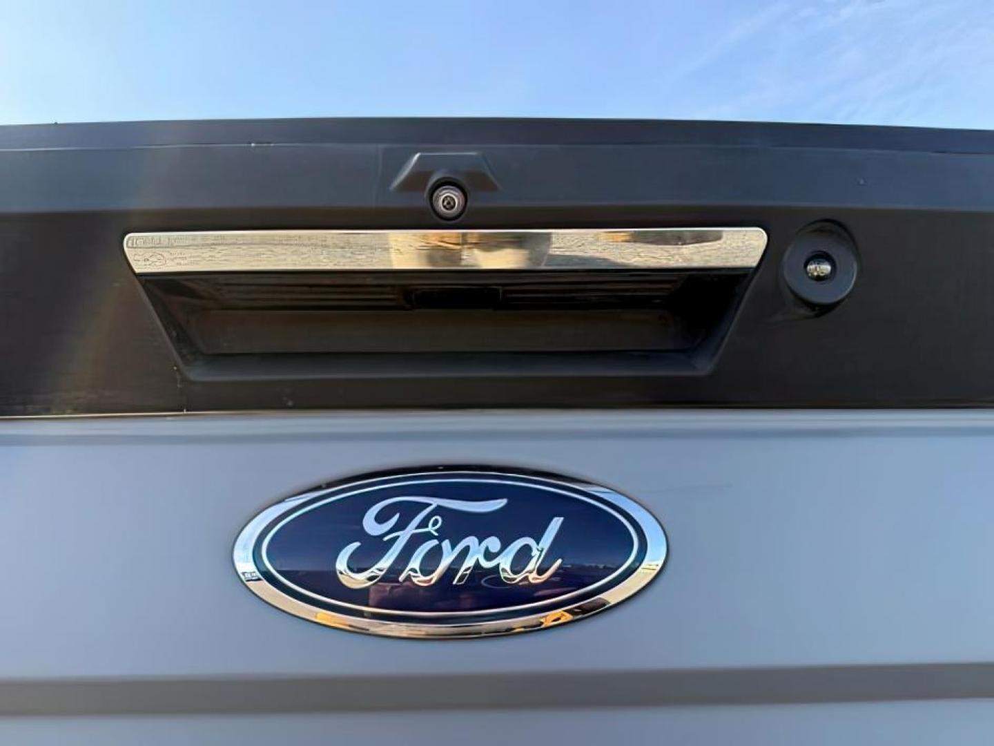 2020 GRAY /LEATHER Ford F-250 SD (1FT7W2BT4LE) with an 67L engine, Automatic transmission, located at 1175 N Woodruff Ave, Idaho Falls, ID, 83401, 43.506901, -111.999657 - At Timberline Auto, finding a great deal on your next vehicle is always easy! Our experienced sales staff's goal is to help find you the right vehicle at the right price! Our knowledgeable finance department has options for almost any credit score. We offer extended service contract options to prote - Photo#4