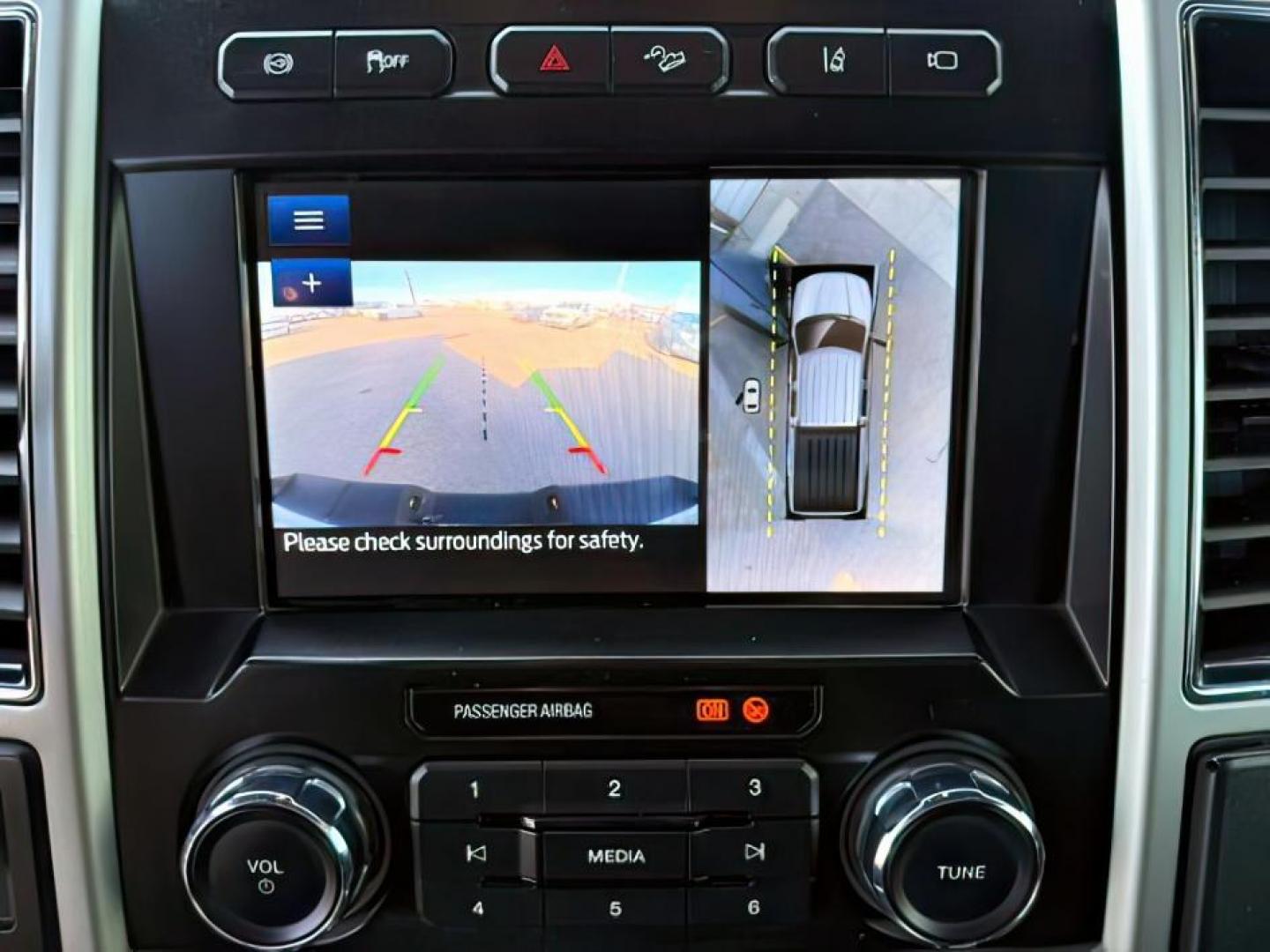 2020 GRAY /LEATHER Ford F-250 SD (1FT7W2BT4LE) with an 67L engine, Automatic transmission, located at 1175 N Woodruff Ave, Idaho Falls, ID, 83401, 43.506901, -111.999657 - At Timberline Auto, finding a great deal on your next vehicle is always easy! Our experienced sales staff's goal is to help find you the right vehicle at the right price! Our knowledgeable finance department has options for almost any credit score. We offer extended service contract options to prote - Photo#18