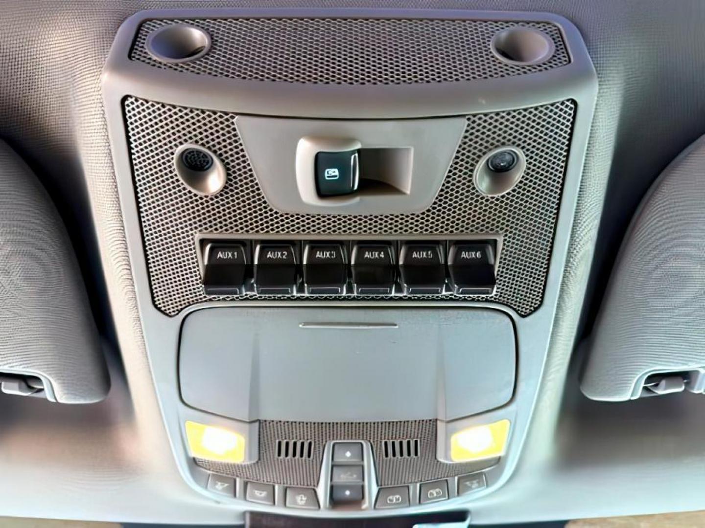 2020 GRAY /LEATHER Ford F-250 SD (1FT7W2BT4LE) with an 67L engine, Automatic transmission, located at 1175 N Woodruff Ave, Idaho Falls, ID, 83401, 43.506901, -111.999657 - At Timberline Auto, finding a great deal on your next vehicle is always easy! Our experienced sales staff's goal is to help find you the right vehicle at the right price! Our knowledgeable finance department has options for almost any credit score. We offer extended service contract options to prote - Photo#24