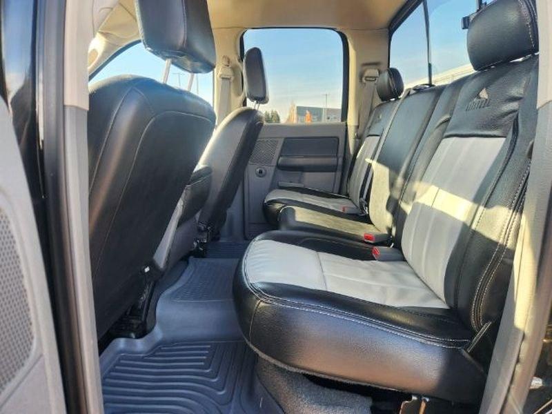 2007 BLACK /LEATHER Dodge Ram Pickup SLT (3D7KS28C37G) with an 6 Cyl, 5.9L engine, 6-speed manual transmission, located at 1175 N Woodruff Ave, Idaho Falls, ID, 83401, 43.506901, -111.999657 - <b>Vehicle Details</b><br>Looking for a dependable heavy-duty truck? Check out this 2007 Dodge Ram Pickup 2500 SLT 4WD, now available in Idaho Falls, ID. Powered by a proven 6-cylinder, 5.9L Diesel engine, this Ram is built to handle tough jobs, weekend towing, and everyday driving with confidence.- Photo#3