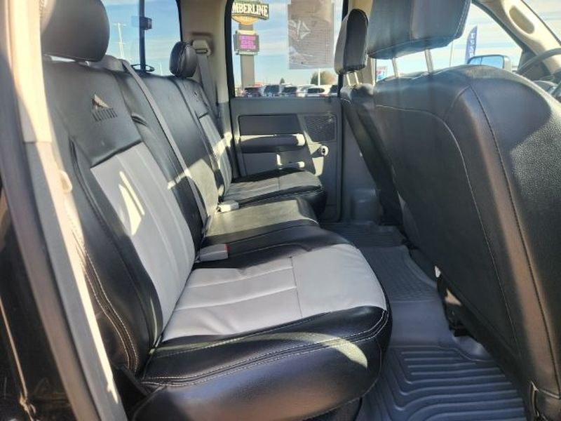 2007 BLACK /LEATHER Dodge Ram Pickup SLT (3D7KS28C37G) with an 6 Cyl, 5.9L engine, 6-speed manual transmission, located at 1175 N Woodruff Ave, Idaho Falls, ID, 83401, 43.506901, -111.999657 - <b>Vehicle Details</b><br>Looking for a dependable heavy-duty truck? Check out this 2007 Dodge Ram Pickup 2500 SLT 4WD, now available in Idaho Falls, ID. Powered by a proven 6-cylinder, 5.9L Diesel engine, this Ram is built to handle tough jobs, weekend towing, and everyday driving with confidence.- Photo#4