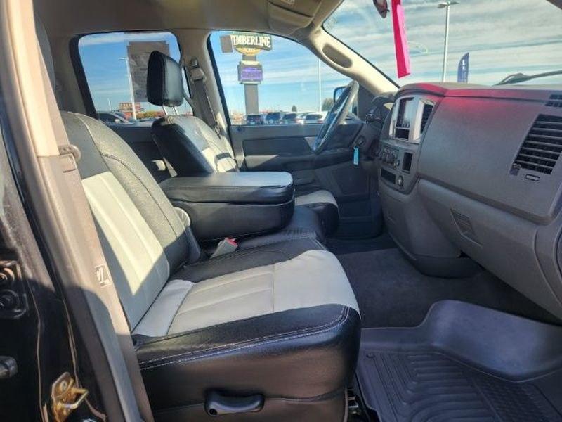 2007 BLACK /LEATHER Dodge Ram Pickup SLT (3D7KS28C37G) with an 6 Cyl, 5.9L engine, 6-speed manual transmission, located at 1175 N Woodruff Ave, Idaho Falls, ID, 83401, 43.506901, -111.999657 - <b>Vehicle Details</b><br>Looking for a dependable heavy-duty truck? Check out this 2007 Dodge Ram Pickup 2500 SLT 4WD, now available in Idaho Falls, ID. Powered by a proven 6-cylinder, 5.9L Diesel engine, this Ram is built to handle tough jobs, weekend towing, and everyday driving with confidence.- Photo#6
