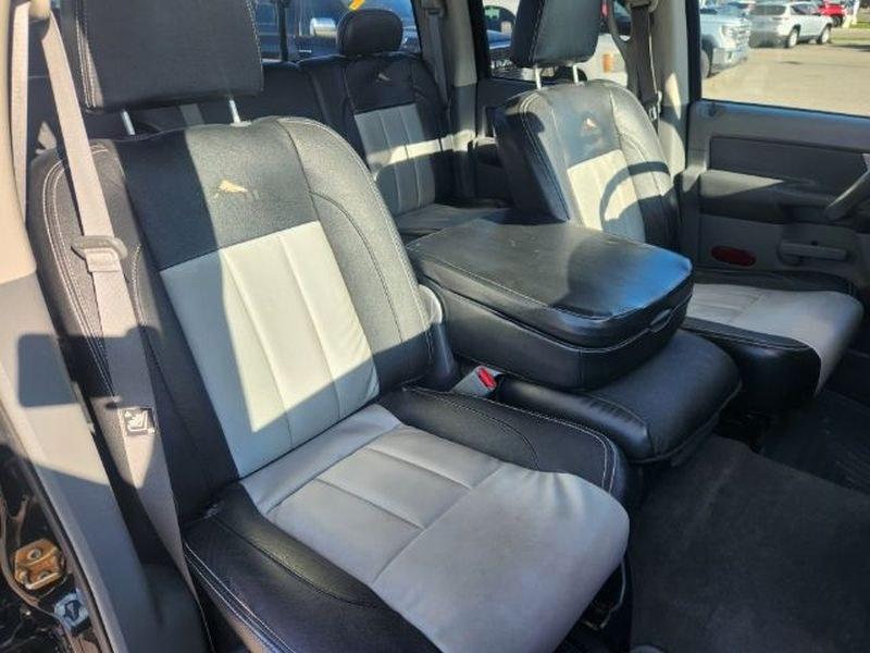 2007 BLACK /LEATHER Dodge Ram Pickup SLT (3D7KS28C37G) with an 6 Cyl, 5.9L engine, 6-speed manual transmission, located at 1175 N Woodruff Ave, Idaho Falls, ID, 83401, 43.506901, -111.999657 - <b>Vehicle Details</b><br>Looking for a dependable heavy-duty truck? Check out this 2007 Dodge Ram Pickup 2500 SLT 4WD, now available in Idaho Falls, ID. Powered by a proven 6-cylinder, 5.9L Diesel engine, this Ram is built to handle tough jobs, weekend towing, and everyday driving with confidence.- Photo#7