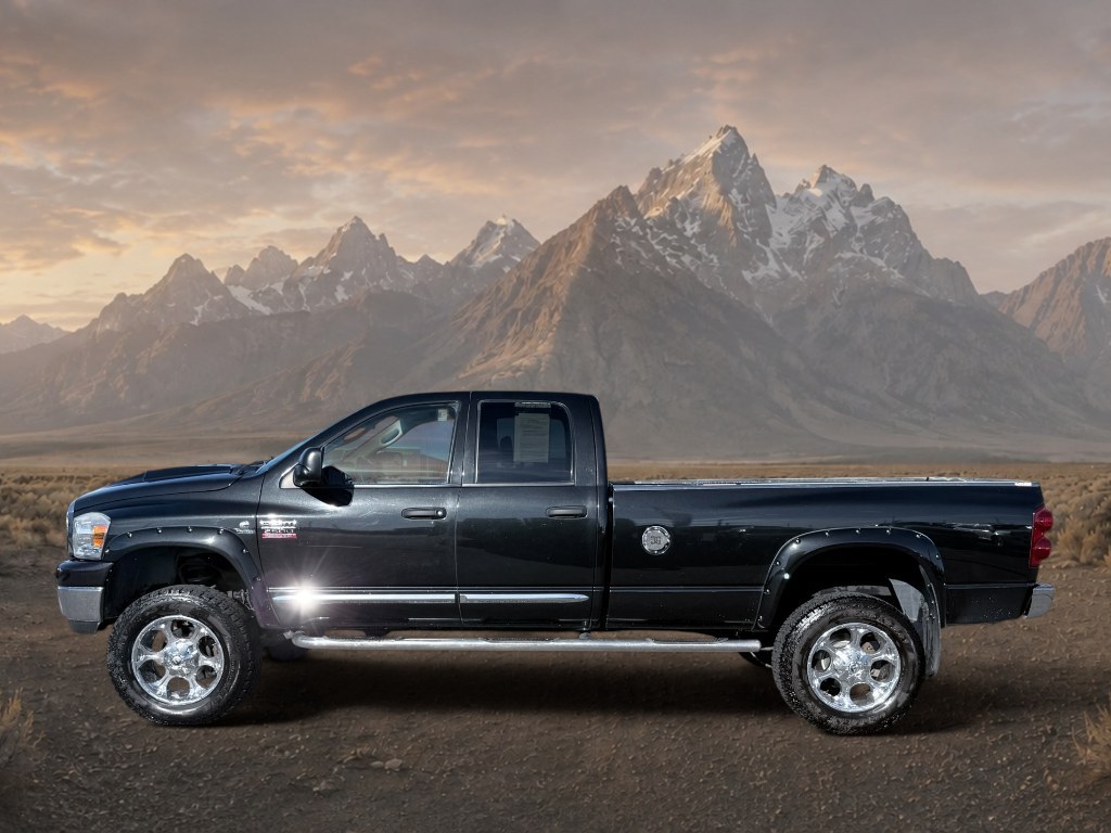 2007 BLACK /LEATHER Dodge Ram Pickup SLT (3D7KS28C37G) with an 6 Cyl, 5.9L engine, 6-speed manual transmission, located at 1175 N Woodruff Ave, Idaho Falls, ID, 83401, 43.506901, -111.999657 - <b>Vehicle Details</b><br>Looking for a dependable heavy-duty truck? Check out this 2007 Dodge Ram Pickup 2500 SLT 4WD, now available in Idaho Falls, ID. Powered by a proven 6-cylinder, 5.9L Diesel engine, this Ram is built to handle tough jobs, weekend towing, and everyday driving with confidence.- Photo#17