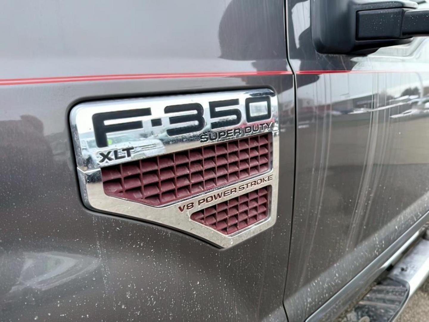 2008 GRAY /Medium Stone Cloth Interior Ford F-350 SD (1FTWW31R48E) with an 64L V8 OHV 32V TURBO DIESEL engine, Automatic transmission, located at 1175 N Woodruff Ave, Idaho Falls, ID, 83401, 43.506901, -111.999657 - At Timberline Auto, finding a great deal on your next vehicle is always easy! Our experienced sales staff's goal is to help find you the right vehicle at the right price! Our knowledgeable finance department has options for almost any credit score. We offer extended service contract options to prote - Photo#9
