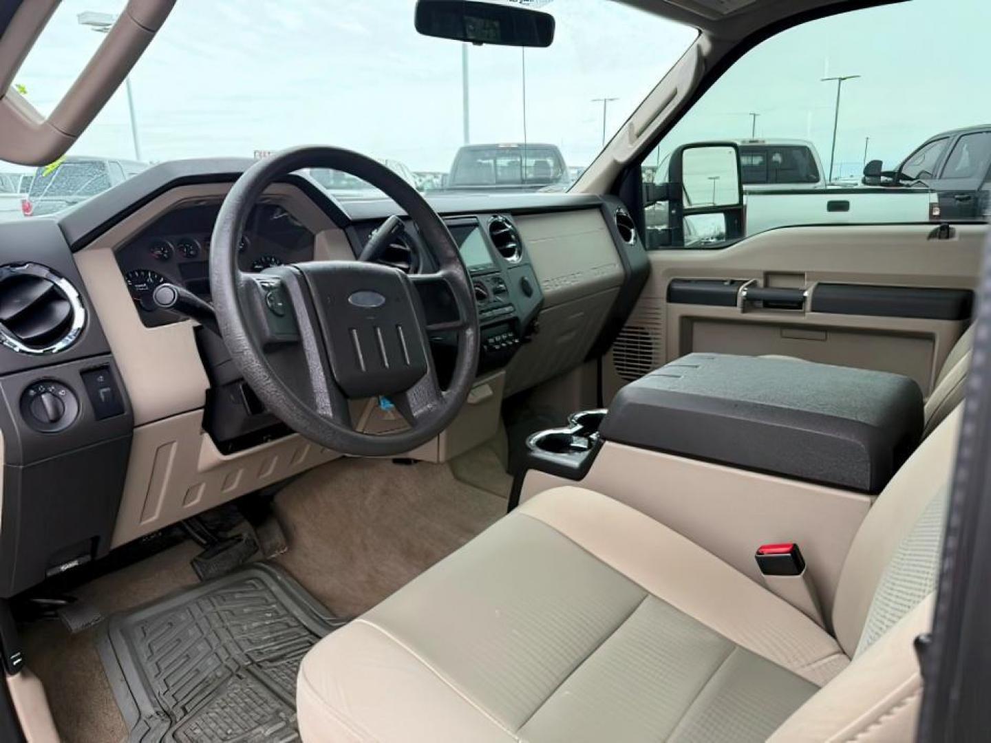 2008 GRAY /Medium Stone Cloth Interior Ford F-350 SD (1FTWW31R48E) with an 64L V8 OHV 32V TURBO DIESEL engine, Automatic transmission, located at 1175 N Woodruff Ave, Idaho Falls, ID, 83401, 43.506901, -111.999657 - At Timberline Auto, finding a great deal on your next vehicle is always easy! Our experienced sales staff's goal is to help find you the right vehicle at the right price! Our knowledgeable finance department has options for almost any credit score. We offer extended service contract options to prote - Photo#11