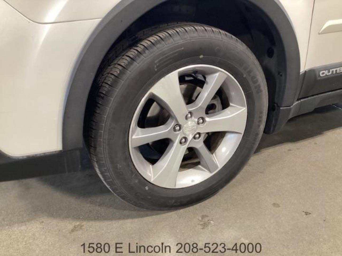 2014 Satin White Pearl Subaru Outback 2.5i Limited (4S4BRBPC1E3) with an 2.5L H4 DOHC 16V engine, located at 1235 N Woodruff Ave., Idaho Falls, 83401, (208) 523-1053, 43.507172, -112.000488 - Photo#9