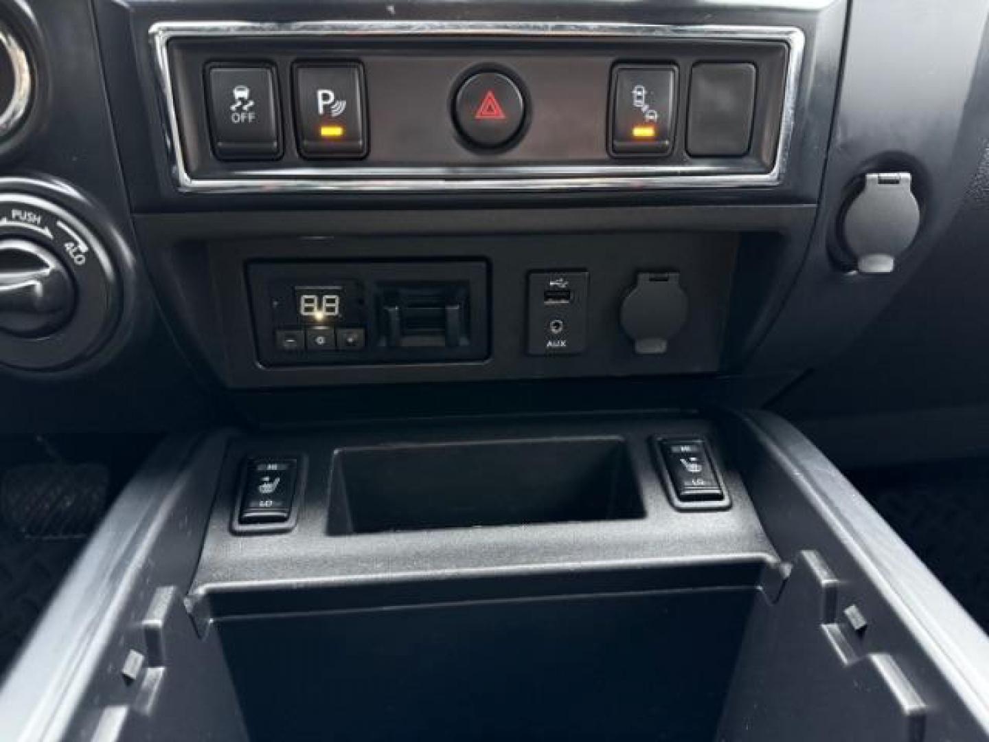 2018 BLACK /Black, leather Nissan Titan XD SL Midnight Edition 4x4 (1N6BA1F4XJN) with an 5.0L V8 DOHC 32V DIESEL engine, 6-Speed Automatic transmission, located at 1235 N Woodruff Ave., Idaho Falls, 83401, (208) 523-1053, 43.507172, -112.000488 - At Timberline Auto, finding a great deal on your next vehicle is always easy! Our experienced sales staff's goal is to help find you the right vehicle at the right price! Our knowledgeable finance department has options for almost any credit score. We offer extended service contract options to prote - Photo#22