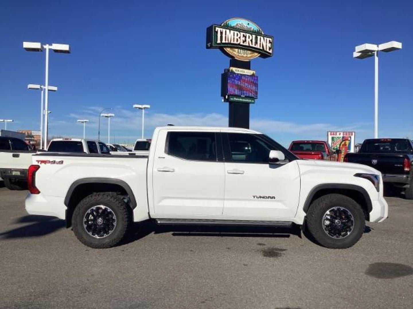 2022 White /Black Toyota Tundra SR5 CrewMax 4WD (5TFLA5DB3NX) with an 3.4L V6 DOHC 24V engine, 6-Speed Automatic transmission, located at 1235 N Woodruff Ave., Idaho Falls, 83401, (208) 523-1053, 43.507172, -112.000488 - At Timberline Auto, finding a great deal on your next vehicle is always easy! Our experienced sales staff's goal is to help find you the right vehicle at the right price! Our knowledgeable finance department has options for almost any credit score. We offer extended service contract options to prote - Photo#6