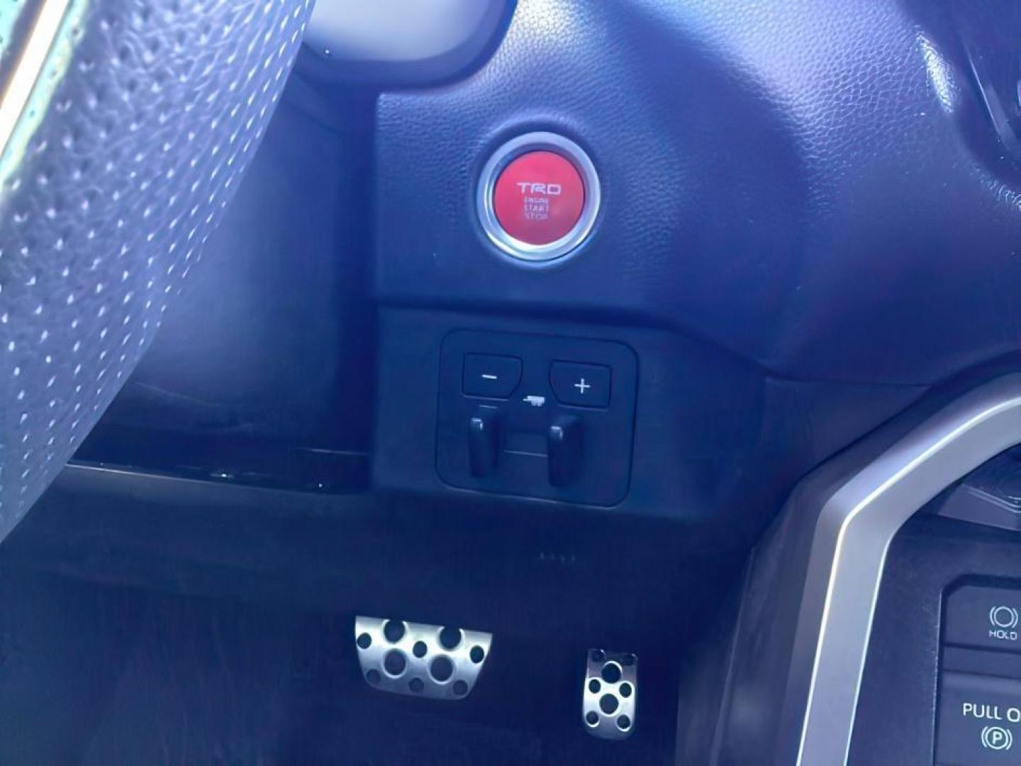 2022 White /Black Toyota Tundra (5TFLA5DB3NX) with an 34L V6 DOHC 24V engine, Automatic transmission, located at 1175 N Woodruff Ave, Idaho Falls, ID, 83401, 43.506901, -111.999657 - At Timberline Auto, finding a great deal on your next vehicle is always easy! Our experienced sales staff's goal is to help find you the right vehicle at the right price! Our knowledgeable finance department has options for almost any credit score. We offer extended service contract options to prote - Photo#17