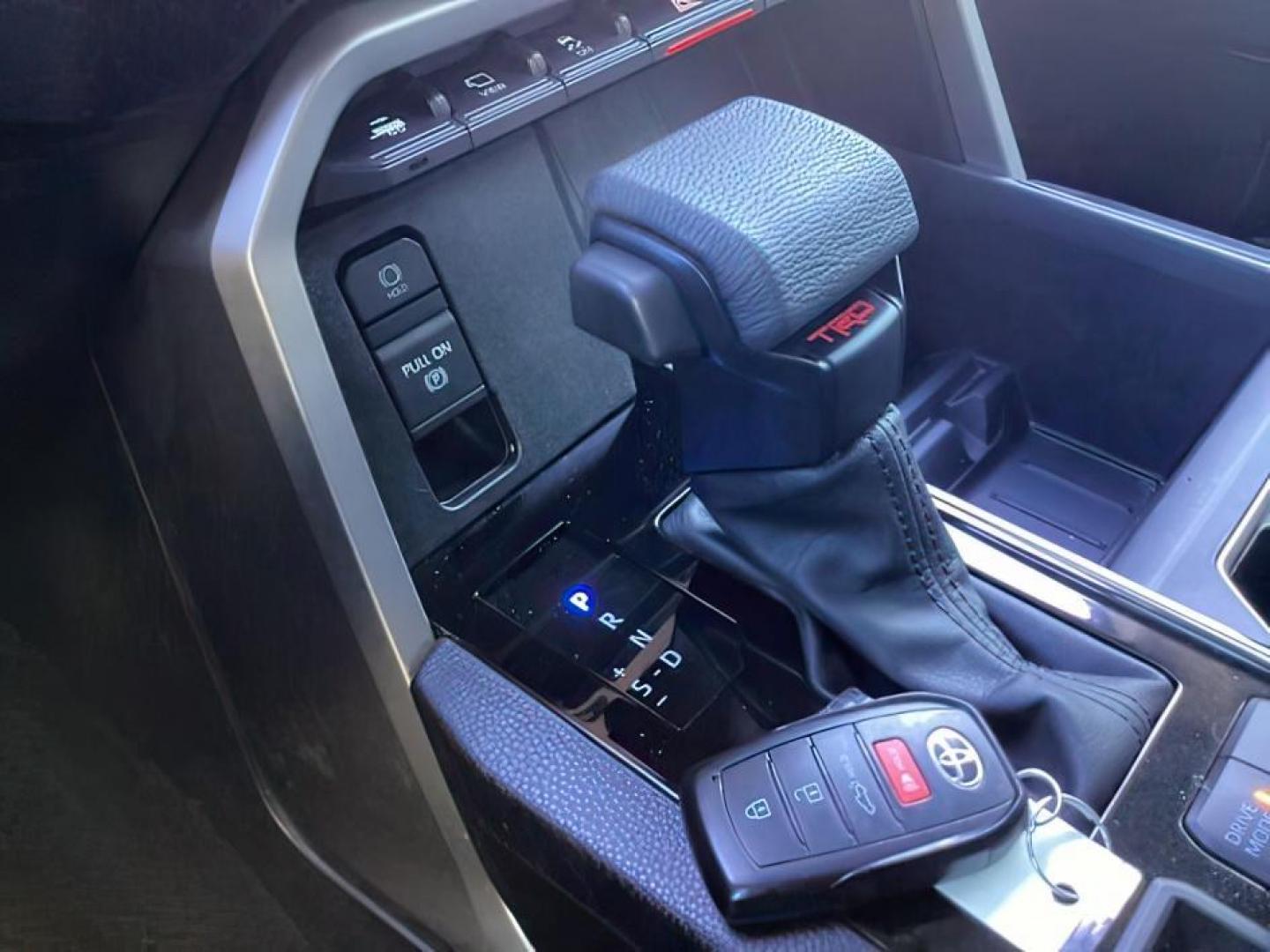 2022 White /Black Toyota Tundra (5TFLA5DB3NX) with an 34L V6 DOHC 24V engine, Automatic transmission, located at 1175 N Woodruff Ave, Idaho Falls, ID, 83401, 43.506901, -111.999657 - At Timberline Auto, finding a great deal on your next vehicle is always easy! Our experienced sales staff's goal is to help find you the right vehicle at the right price! Our knowledgeable finance department has options for almost any credit score. We offer extended service contract options to prote - Photo#21