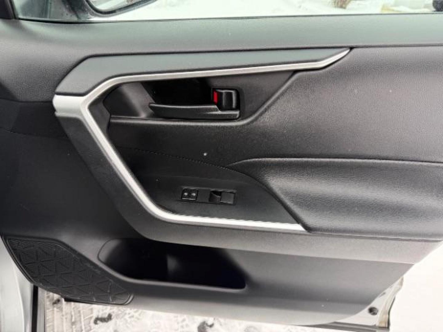2021 Silver Sky Metallic /Black, cloth Toyota RAV4 Hybrid LE (4T3L6RFVXMU) with an 2.5L L4 DOHC 16V HYBRID engine, Continuously Variable Transmission transmission, located at 1235 N Woodruff Ave., Idaho Falls, 83401, (208) 523-1053, 43.507172, -112.000488 - At Timberline Auto, finding a great deal on your next vehicle is always easy! Our experienced sales staff's goal is to help find you the right vehicle at the right price! Our knowledgeable finance department has options for almost any credit score. We offer extended service contract options to prote - Photo#17