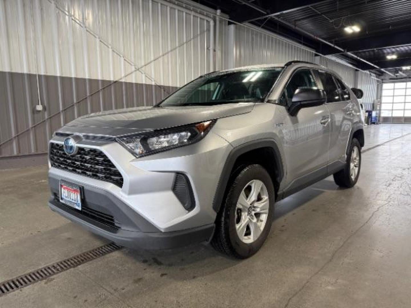 2021 Silver Sky Metallic /Black, cloth Toyota RAV4 Hybrid LE (4T3L6RFVXMU) with an 2.5L L4 DOHC 16V HYBRID engine, Continuously Variable Transmission transmission, located at 1235 N Woodruff Ave., Idaho Falls, 83401, (208) 523-1053, 43.507172, -112.000488 - At Timberline Auto, finding a great deal on your next vehicle is always easy! Our experienced sales staff's goal is to help find you the right vehicle at the right price! Our knowledgeable finance department has options for almost any credit score. We offer extended service contract options to prote - Photo#1