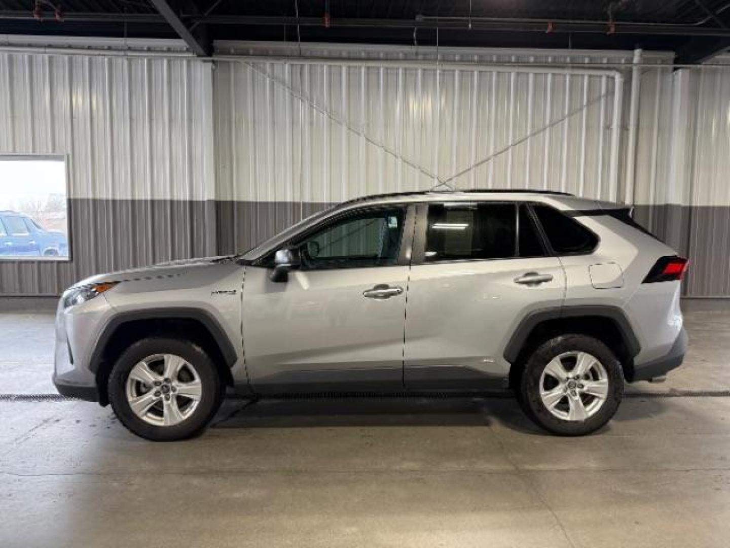 2021 Silver Sky Metallic /Black, cloth Toyota RAV4 Hybrid LE (4T3L6RFVXMU) with an 2.5L L4 DOHC 16V HYBRID engine, Continuously Variable Transmission transmission, located at 1235 N Woodruff Ave., Idaho Falls, 83401, (208) 523-1053, 43.507172, -112.000488 - At Timberline Auto, finding a great deal on your next vehicle is always easy! Our experienced sales staff's goal is to help find you the right vehicle at the right price! Our knowledgeable finance department has options for almost any credit score. We offer extended service contract options to prote - Photo#2