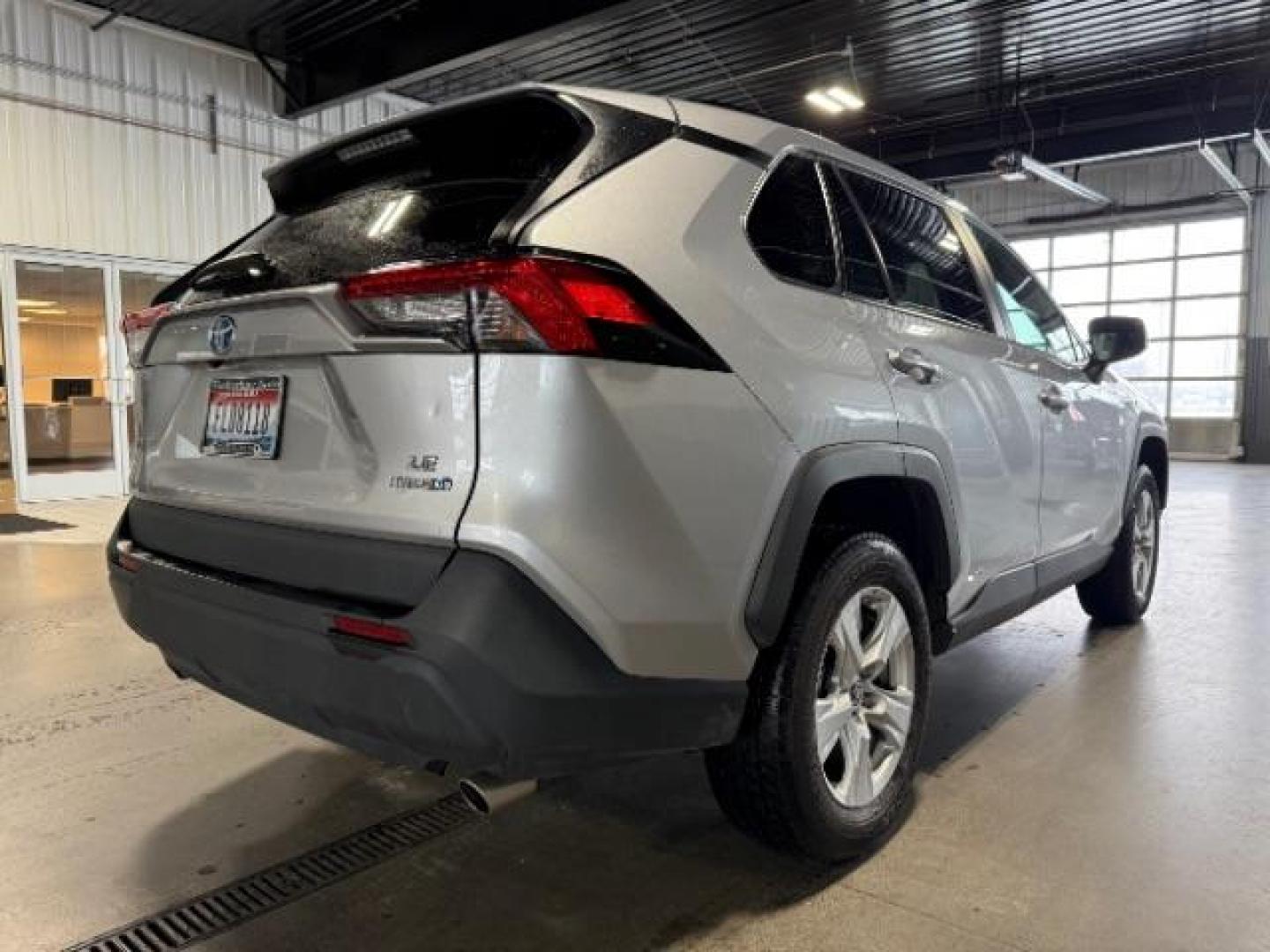 2021 Silver Sky Metallic /Black, cloth Toyota RAV4 Hybrid LE (4T3L6RFVXMU) with an 2.5L L4 DOHC 16V HYBRID engine, Continuously Variable Transmission transmission, located at 1235 N Woodruff Ave., Idaho Falls, 83401, (208) 523-1053, 43.507172, -112.000488 - At Timberline Auto, finding a great deal on your next vehicle is always easy! Our experienced sales staff's goal is to help find you the right vehicle at the right price! Our knowledgeable finance department has options for almost any credit score. We offer extended service contract options to prote - Photo#5