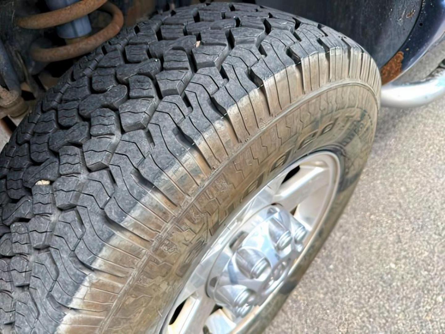 2006 BLUE /Medium Slate Gray Cloth Interior Dodge Ram 3500 SLT Quad Cab Long Bed 4WD (3D7LX38C96G) with an 5.9L L6 OHV 24V TURBO DIESEL engine, 6-Speed Manual transmission, located at 1235 N Woodruff Ave., Idaho Falls, 83401, (208) 523-1053, 43.507172, -112.000488 - At Timberline Auto, finding a great deal on your next vehicle is always easy! Our experienced sales staff's goal is to help find you the right vehicle at the right price! Our knowledgeable finance department has options for almost any credit score. We offer extended service contract options to prote - Photo#9