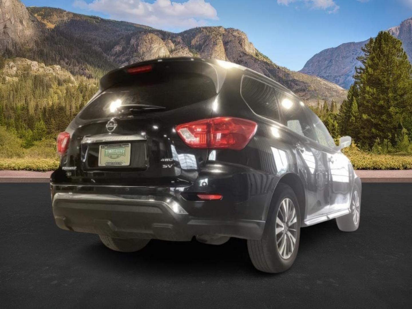 2020 Magnetic Black Pearl /Charcoal, leatherette/cloth Nissan Pathfinder SV 4WD (5N1DR2BM7LC) with an 3.5L V6 DOHC 24V engine, Continuously Variable Transmission transmission, located at 1235 N Woodruff Ave., Idaho Falls, 83401, (208) 523-1053, 43.507172, -112.000488 - At Timberline Auto, finding a great deal on your next vehicle is always easy! Our experienced sales staff's goal is to help find you the right vehicle at the right price! Our knowledgeable finance department has options for almost any credit score. We offer extended service contract options to prote - Photo#4