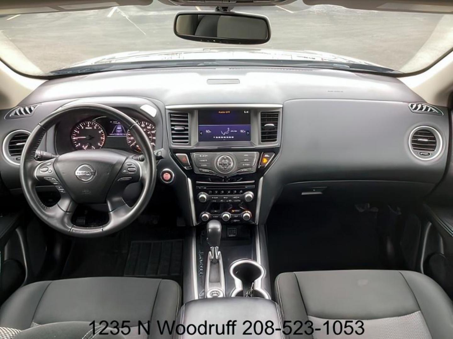 2020 Magnetic Black Pearl /Charcoal, leatherette/cloth Nissan Pathfinder SV 4WD (5N1DR2BM7LC) with an 3.5L V6 DOHC 24V engine, Continuously Variable Transmission transmission, located at 1235 N Woodruff Ave., Idaho Falls, 83401, (208) 523-1053, 43.507172, -112.000488 - At Timberline Auto, finding a great deal on your next vehicle is always easy! Our experienced sales staff's goal is to help find you the right vehicle at the right price! Our knowledgeable finance department has options for almost any credit score. We offer extended service contract options to prote - Photo#18