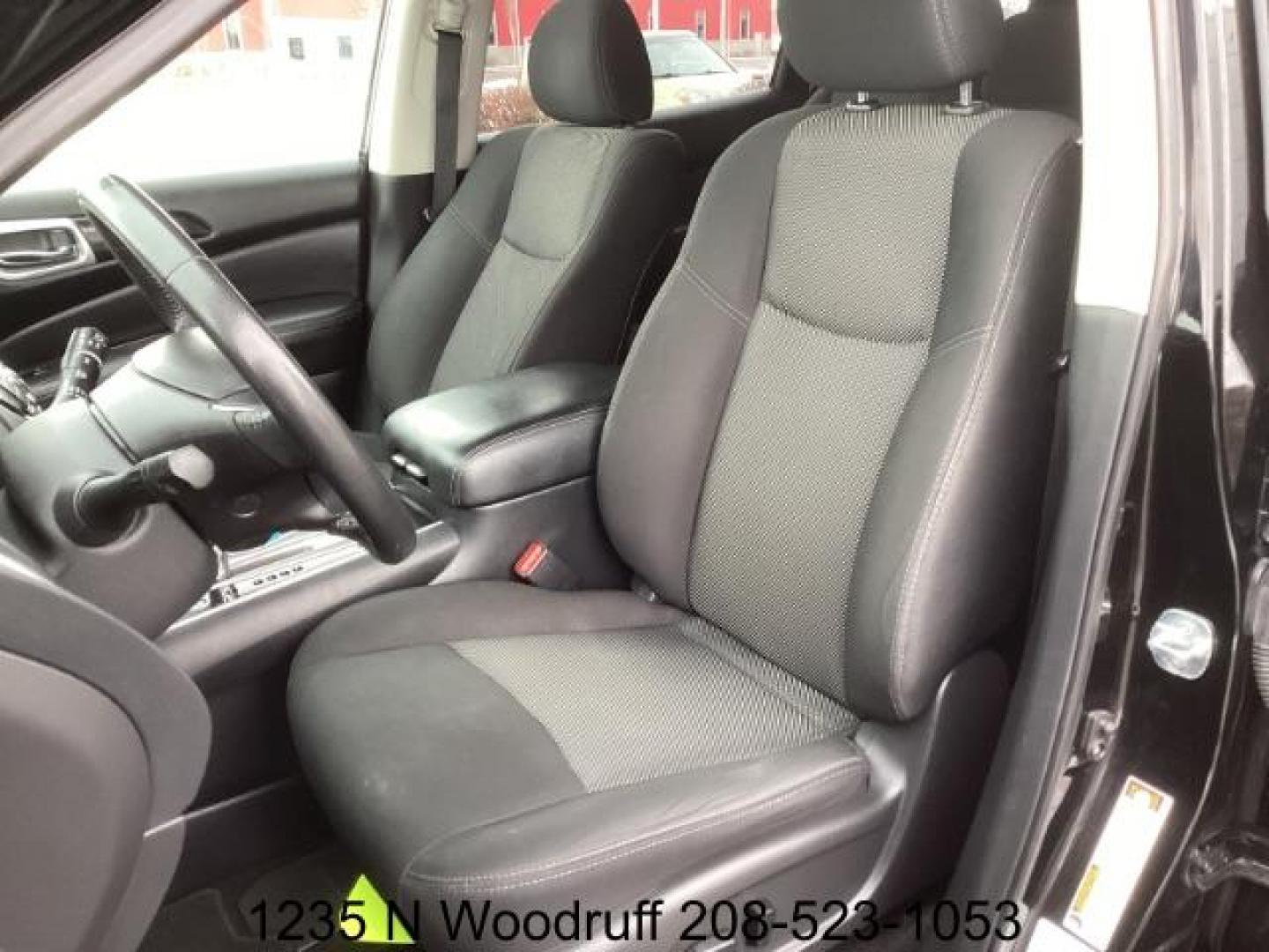2020 Magnetic Black Pearl /Charcoal, leatherette/cloth Nissan Pathfinder SV 4WD (5N1DR2BM7LC) with an 3.5L V6 DOHC 24V engine, Continuously Variable Transmission transmission, located at 1235 N Woodruff Ave., Idaho Falls, 83401, (208) 523-1053, 43.507172, -112.000488 - At Timberline Auto, finding a great deal on your next vehicle is always easy! Our experienced sales staff's goal is to help find you the right vehicle at the right price! Our knowledgeable finance department has options for almost any credit score. We offer extended service contract options to prote - Photo#12