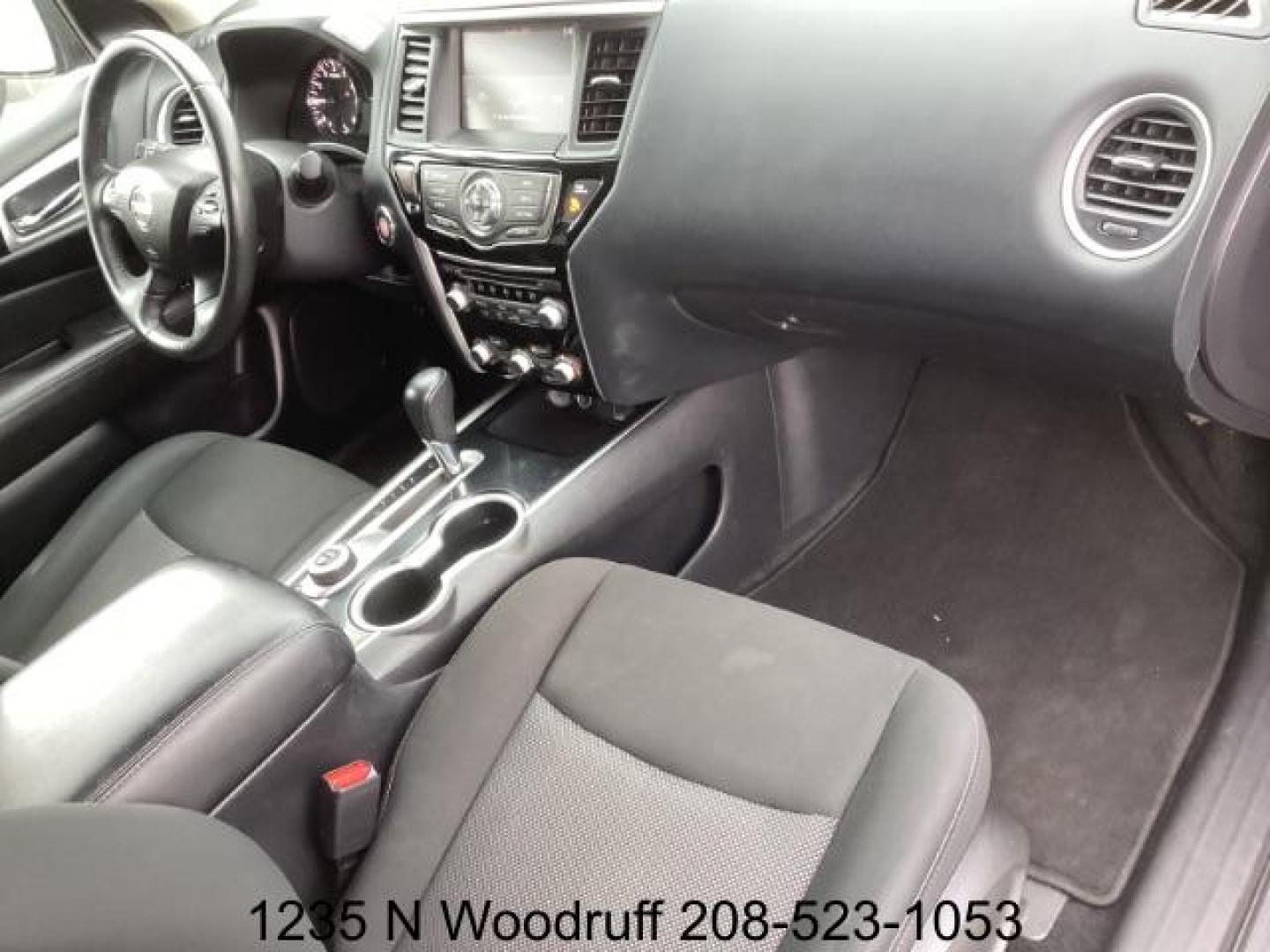 2020 Magnetic Black Pearl /Charcoal, leatherette/cloth Nissan Pathfinder SV 4WD (5N1DR2BM7LC) with an 3.5L V6 DOHC 24V engine, Continuously Variable Transmission transmission, located at 1235 N Woodruff Ave., Idaho Falls, 83401, (208) 523-1053, 43.507172, -112.000488 - At Timberline Auto, finding a great deal on your next vehicle is always easy! Our experienced sales staff's goal is to help find you the right vehicle at the right price! Our knowledgeable finance department has options for almost any credit score. We offer extended service contract options to prote - Photo#15