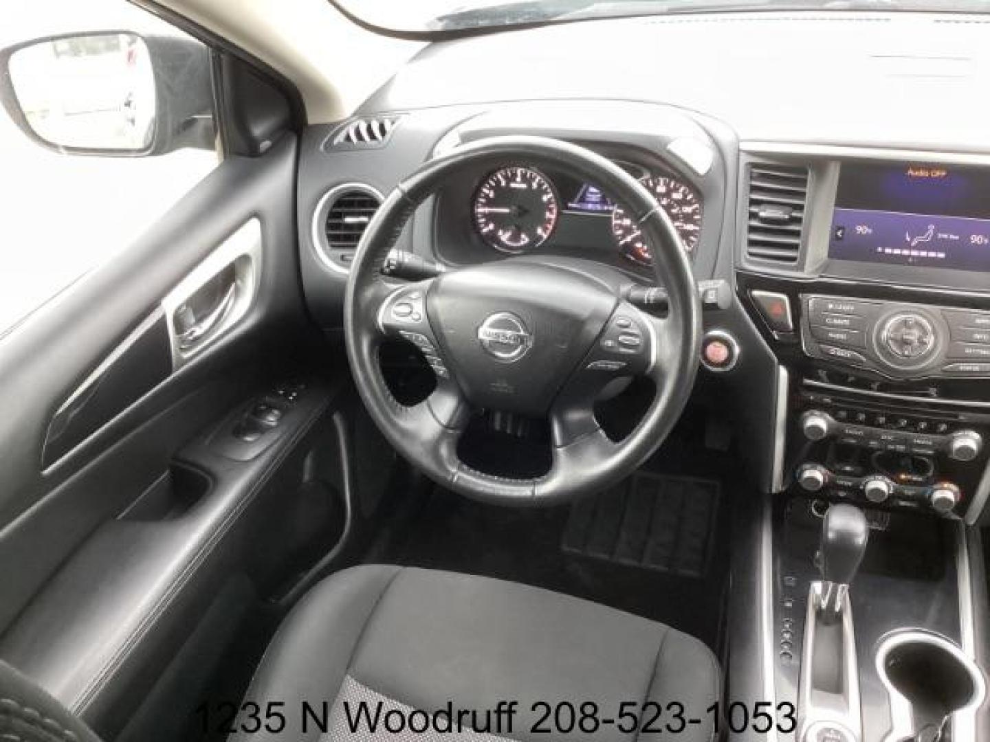 2020 Magnetic Black Pearl /Charcoal, leatherette/cloth Nissan Pathfinder SV 4WD (5N1DR2BM7LC) with an 3.5L V6 DOHC 24V engine, Continuously Variable Transmission transmission, located at 1235 N Woodruff Ave., Idaho Falls, 83401, (208) 523-1053, 43.507172, -112.000488 - At Timberline Auto, finding a great deal on your next vehicle is always easy! Our experienced sales staff's goal is to help find you the right vehicle at the right price! Our knowledgeable finance department has options for almost any credit score. We offer extended service contract options to prote - Photo#19