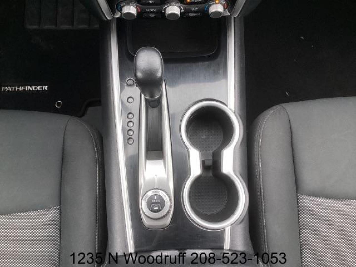 2020 Magnetic Black Pearl /Charcoal, leatherette/cloth Nissan Pathfinder SV 4WD (5N1DR2BM7LC) with an 3.5L V6 DOHC 24V engine, Continuously Variable Transmission transmission, located at 1235 N Woodruff Ave., Idaho Falls, 83401, (208) 523-1053, 43.507172, -112.000488 - At Timberline Auto, finding a great deal on your next vehicle is always easy! Our experienced sales staff's goal is to help find you the right vehicle at the right price! Our knowledgeable finance department has options for almost any credit score. We offer extended service contract options to prote - Photo#24