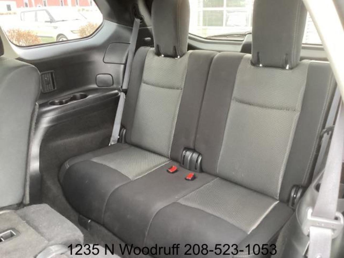2020 Magnetic Black Pearl /Charcoal, leatherette/cloth Nissan Pathfinder SV 4WD (5N1DR2BM7LC) with an 3.5L V6 DOHC 24V engine, Continuously Variable Transmission transmission, located at 1235 N Woodruff Ave., Idaho Falls, 83401, (208) 523-1053, 43.507172, -112.000488 - At Timberline Auto, finding a great deal on your next vehicle is always easy! Our experienced sales staff's goal is to help find you the right vehicle at the right price! Our knowledgeable finance department has options for almost any credit score. We offer extended service contract options to prote - Photo#26