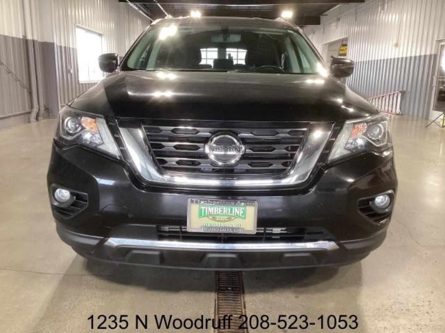 2020 Magnetic Black Pearl /Charcoal, leatherette/cloth Nissan Pathfinder SV 4WD (5N1DR2BM7LC) with an 3.5L V6 DOHC 24V engine, Continuously Variable Transmission transmission, located at 1235 N Woodruff Ave., Idaho Falls, 83401, (208) 523-1053, 43.507172, -112.000488 - At Timberline Auto, finding a great deal on your next vehicle is always easy! Our experienced sales staff's goal is to help find you the right vehicle at the right price! Our knowledgeable finance department has options for almost any credit score. We offer extended service contract options to prote - Photo#6