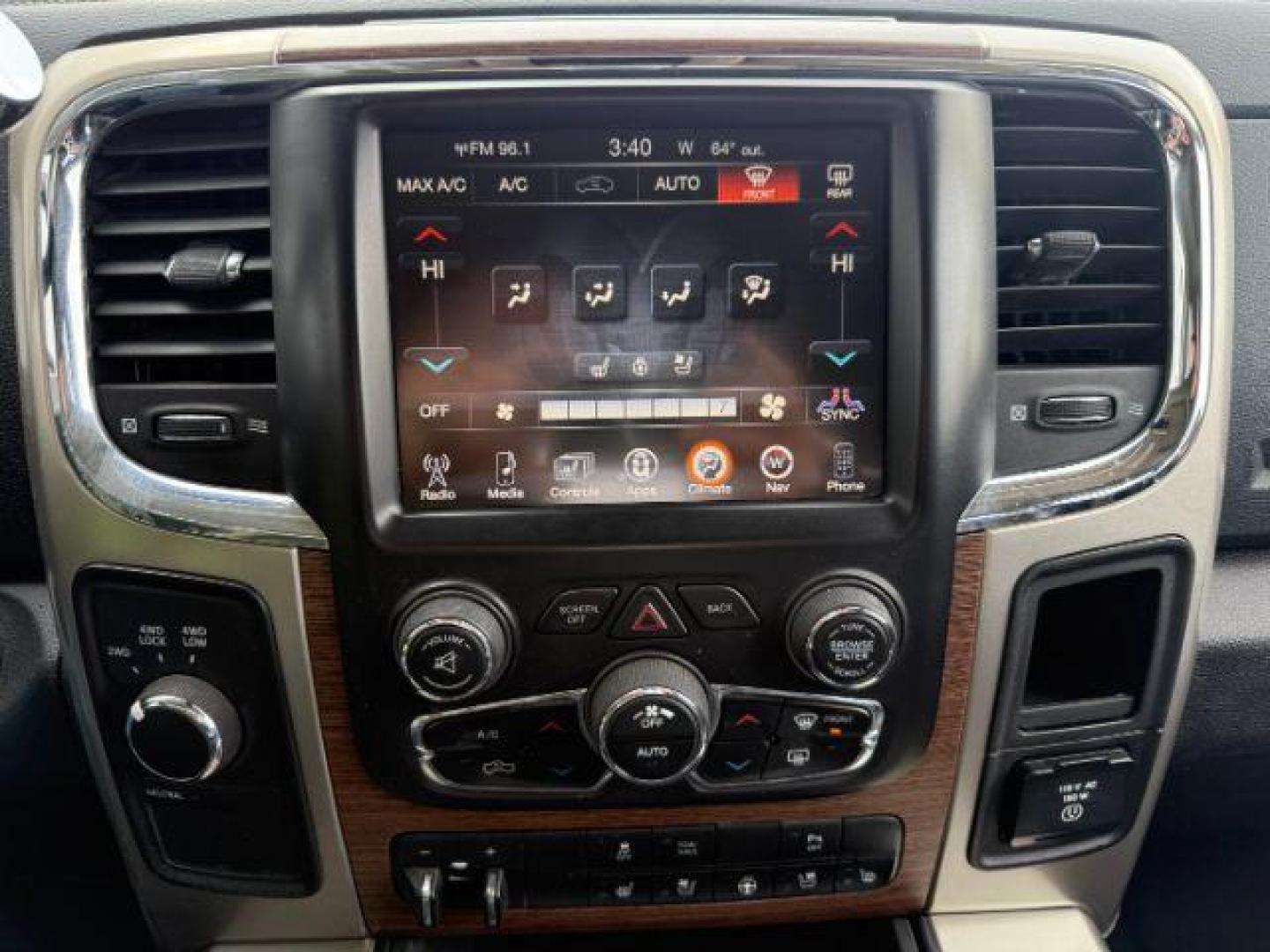 2014 GRAY /Black RAM 2500 Laramie Crew Cab SWB 4WD (3C6UR5FJ5EG) with an 6.4 engine, 6-Speed Automatic transmission, located at 1235 N Woodruff Ave., Idaho Falls, 83401, (208) 523-1053, 43.507172, -112.000488 - Photo#15