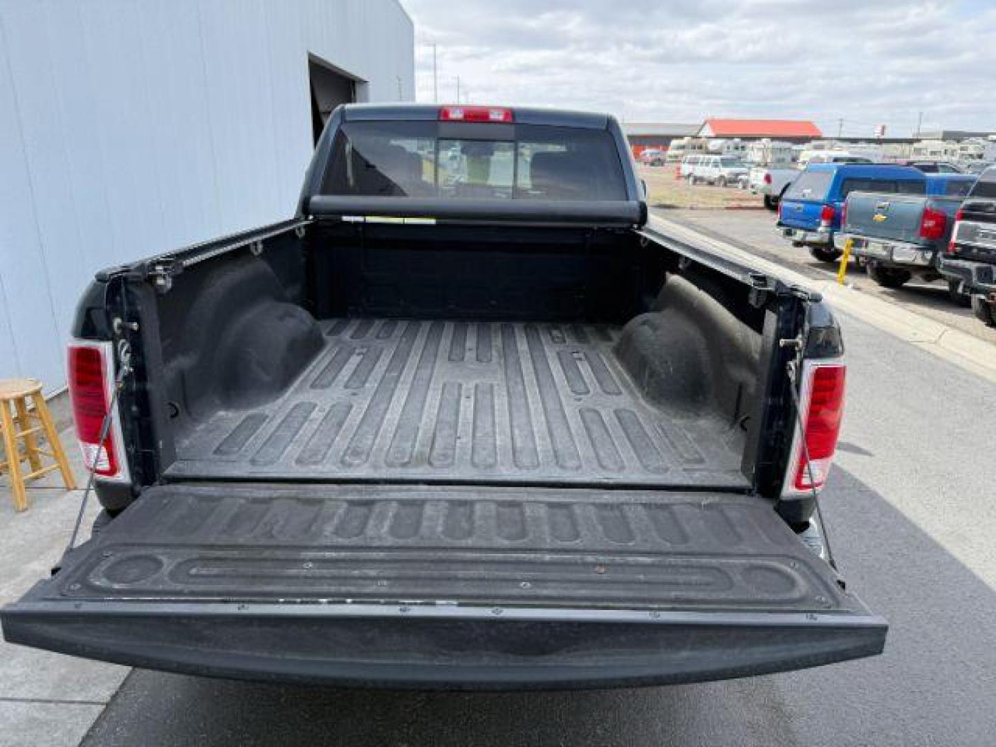 2014 GRAY /Black RAM 2500 Laramie Crew Cab SWB 4WD (3C6UR5FJ5EG) with an 6.4 engine, 6-Speed Automatic transmission, located at 1235 N Woodruff Ave., Idaho Falls, 83401, (208) 523-1053, 43.507172, -112.000488 - Photo#3