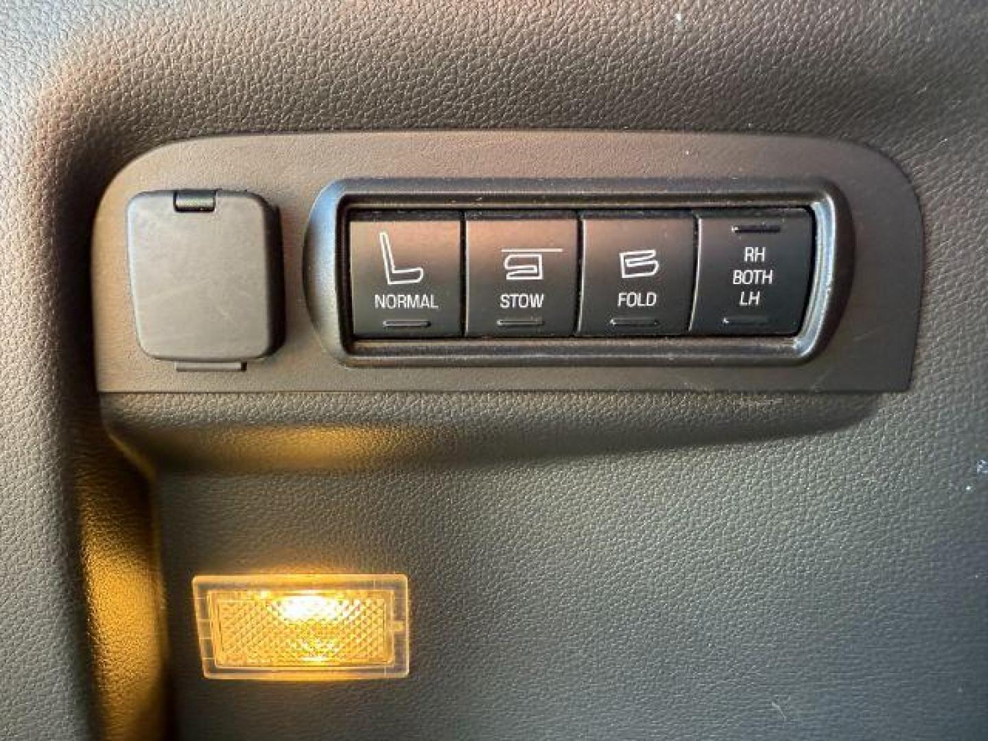 2015 Tuxedo Black Metallic /Charcoal Black, leather Ford Explorer Limited 4WD (1FM5K8F89FG) with an 3.5L V6 DOHC 24V engine, 6-Speed Automatic transmission, located at 1235 N Woodruff Ave., Idaho Falls, 83401, (208) 523-1053, 43.507172, -112.000488 - At Timberline Auto, finding a great deal on your next vehicle is always easy! Our experienced sales staff's goal is to help find you the right vehicle at the right price! Our knowledgeable finance department has options for almost any credit score. We offer extended service contract options to prote - Photo#6