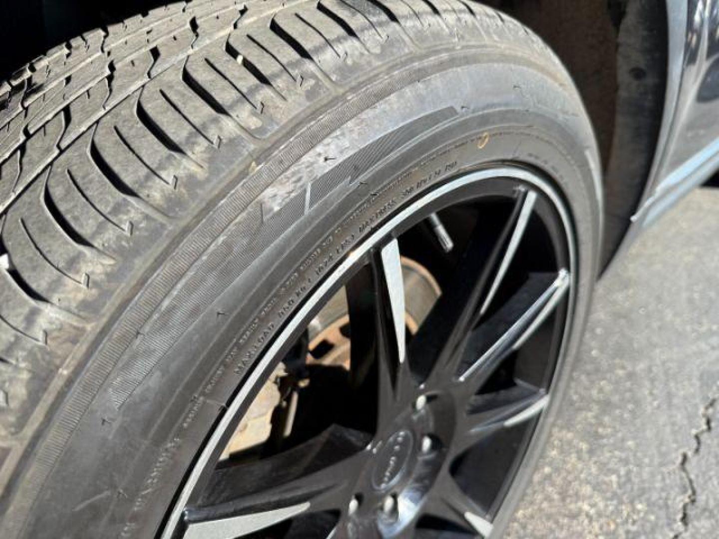 2015 Tuxedo Black Metallic /Charcoal Black, leather Ford Explorer Limited 4WD (1FM5K8F89FG) with an 3.5L V6 DOHC 24V engine, 6-Speed Automatic transmission, located at 1235 N Woodruff Ave., Idaho Falls, 83401, (208) 523-1053, 43.507172, -112.000488 - At Timberline Auto, finding a great deal on your next vehicle is always easy! Our experienced sales staff's goal is to help find you the right vehicle at the right price! Our knowledgeable finance department has options for almost any credit score. We offer extended service contract options to prote - Photo#11