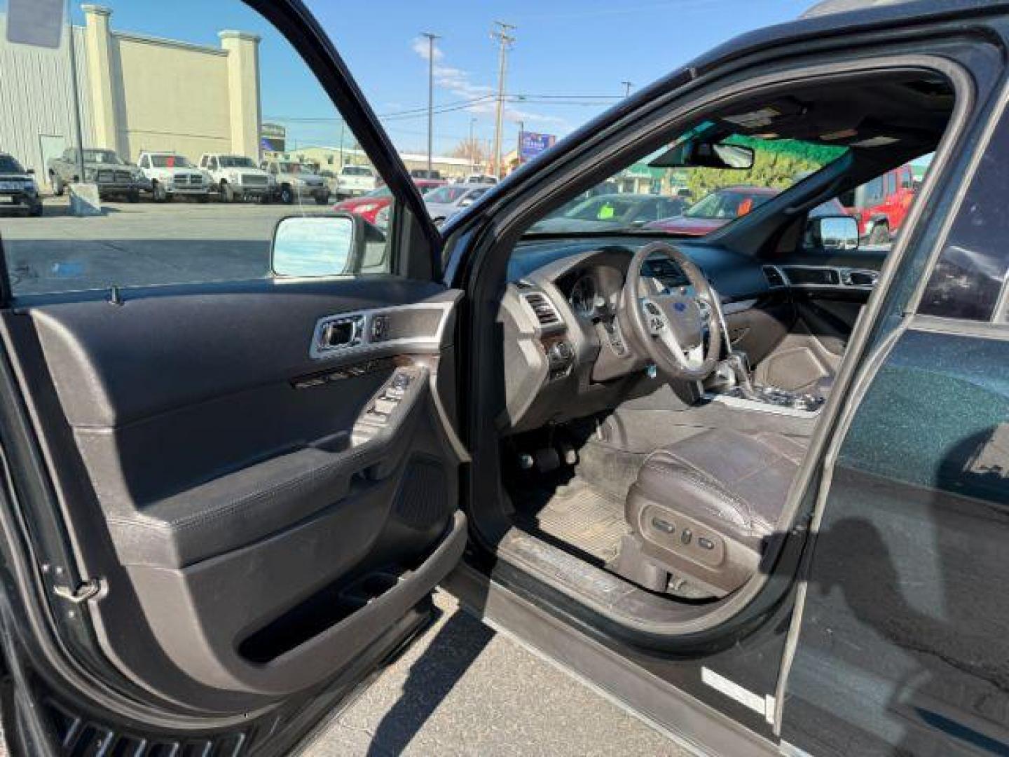 2015 Tuxedo Black Metallic /Charcoal Black, leather Ford Explorer Limited 4WD (1FM5K8F89FG) with an 3.5L V6 DOHC 24V engine, 6-Speed Automatic transmission, located at 1235 N Woodruff Ave., Idaho Falls, 83401, (208) 523-1053, 43.507172, -112.000488 - At Timberline Auto, finding a great deal on your next vehicle is always easy! Our experienced sales staff's goal is to help find you the right vehicle at the right price! Our knowledgeable finance department has options for almost any credit score. We offer extended service contract options to prote - Photo#12