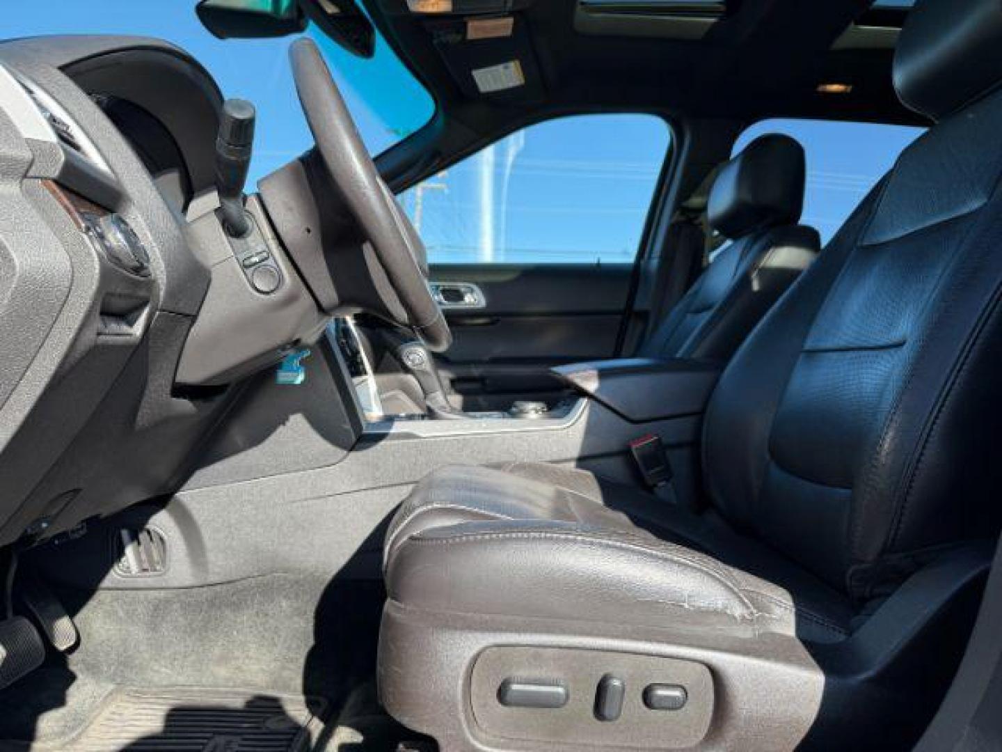 2015 Tuxedo Black Metallic /Charcoal Black, leather Ford Explorer Limited 4WD (1FM5K8F89FG) with an 3.5L V6 DOHC 24V engine, 6-Speed Automatic transmission, located at 1235 N Woodruff Ave., Idaho Falls, 83401, (208) 523-1053, 43.507172, -112.000488 - At Timberline Auto, finding a great deal on your next vehicle is always easy! Our experienced sales staff's goal is to help find you the right vehicle at the right price! Our knowledgeable finance department has options for almost any credit score. We offer extended service contract options to prote - Photo#13