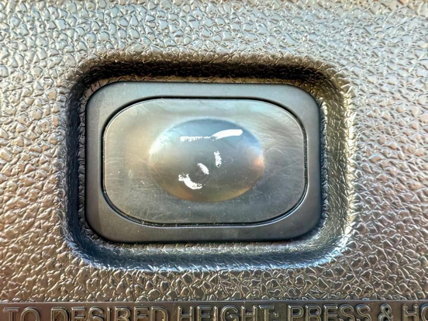 2015 Tuxedo Black Metallic /Charcoal Black, leather Ford Explorer (1FM5K8F89FG) with an 35L V6 DOHC 24V engine, Automatic transmission, located at 1175 N Woodruff Ave, Idaho Falls, ID, 83401, 43.506901, -111.999657 - At Timberline Auto, finding a great deal on your next vehicle is always easy! Our experienced sales staff's goal is to help find you the right vehicle at the right price! Our knowledgeable finance department has options for almost any credit score. We offer extended service contract options to prote - Photo#5