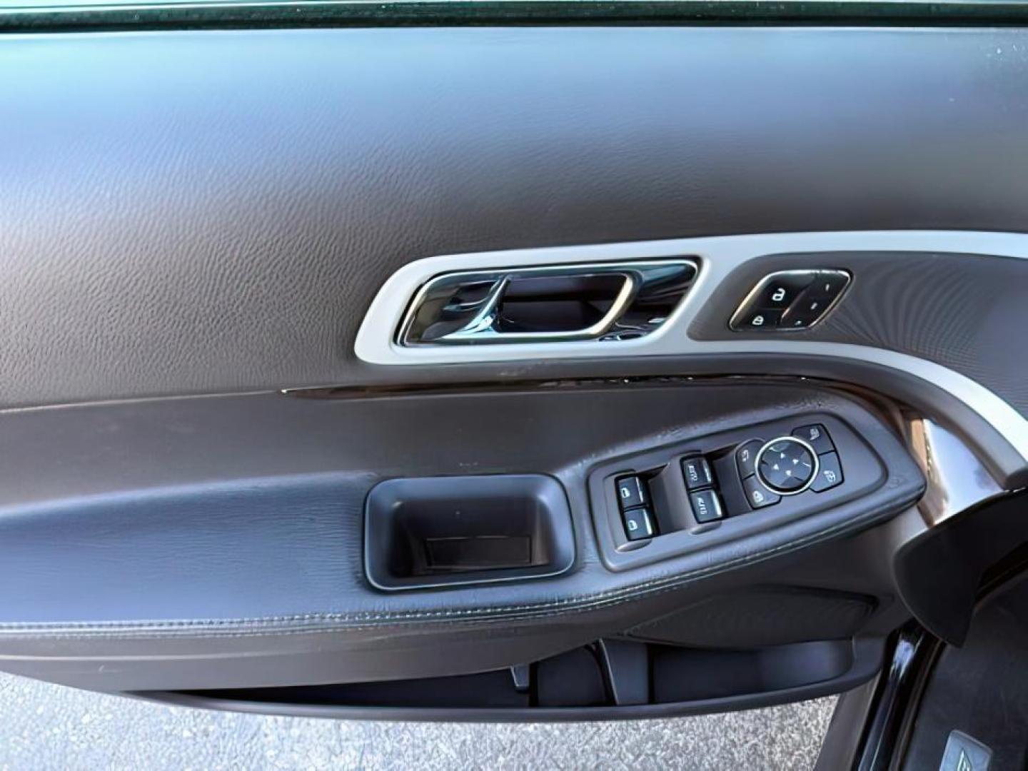 2015 Tuxedo Black Metallic /Charcoal Black, leather Ford Explorer (1FM5K8F89FG) with an 35L V6 DOHC 24V engine, Automatic transmission, located at 1175 N Woodruff Ave, Idaho Falls, ID, 83401, 43.506901, -111.999657 - At Timberline Auto, finding a great deal on your next vehicle is always easy! Our experienced sales staff's goal is to help find you the right vehicle at the right price! Our knowledgeable finance department has options for almost any credit score. We offer extended service contract options to prote - Photo#21